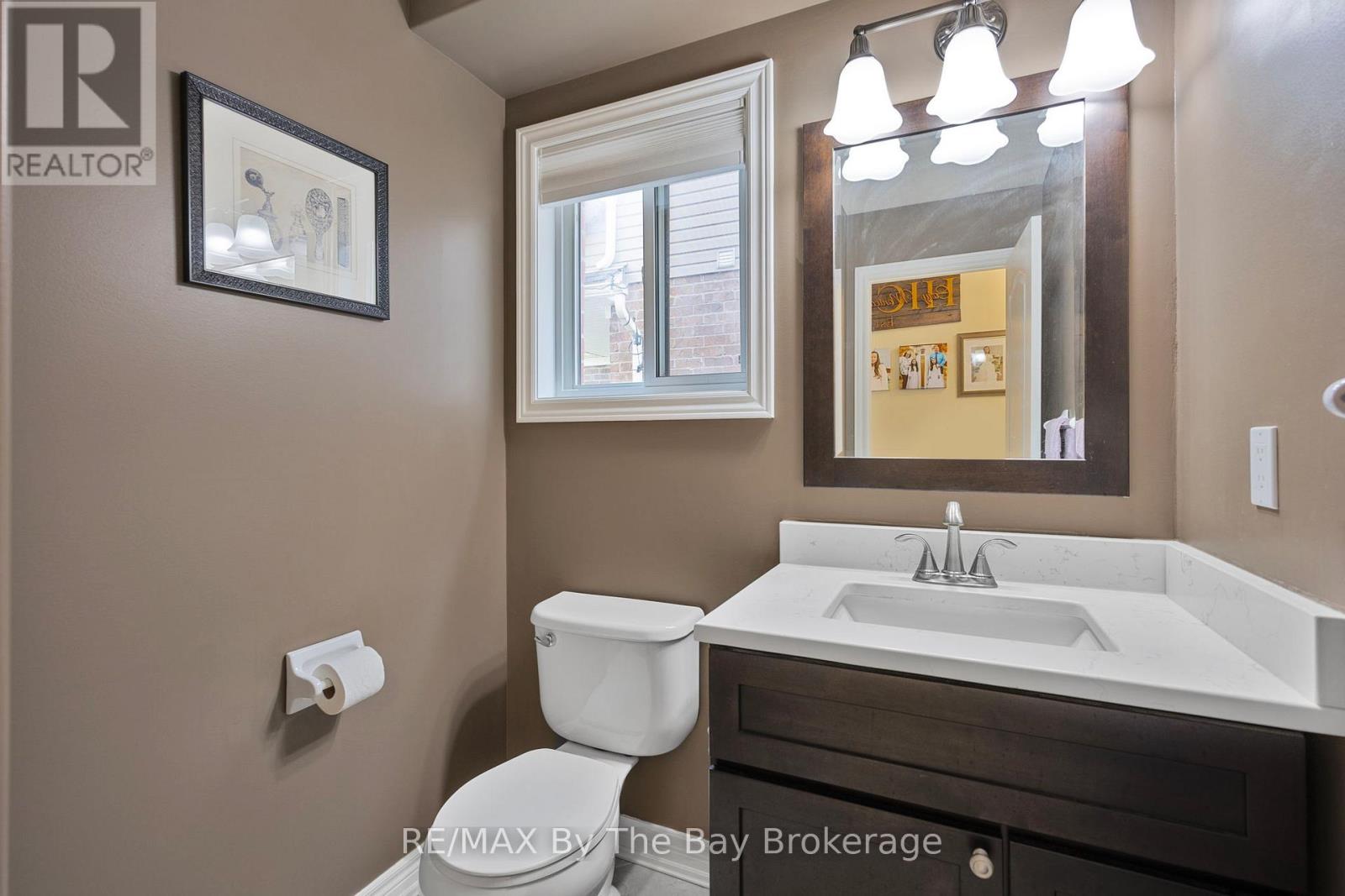 182 Banting Crescent, Essa, Ontario  L0M 1B6 - Photo 15 - N12220828