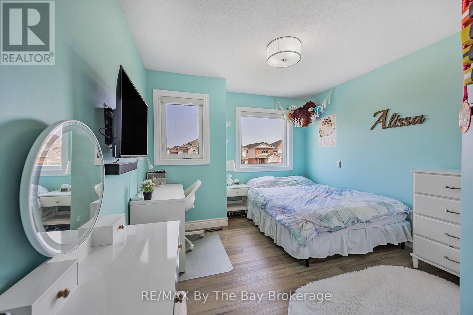 182 Banting Crescent, Essa, Ontario  L0M 1B6 - Photo 18 - N12220828