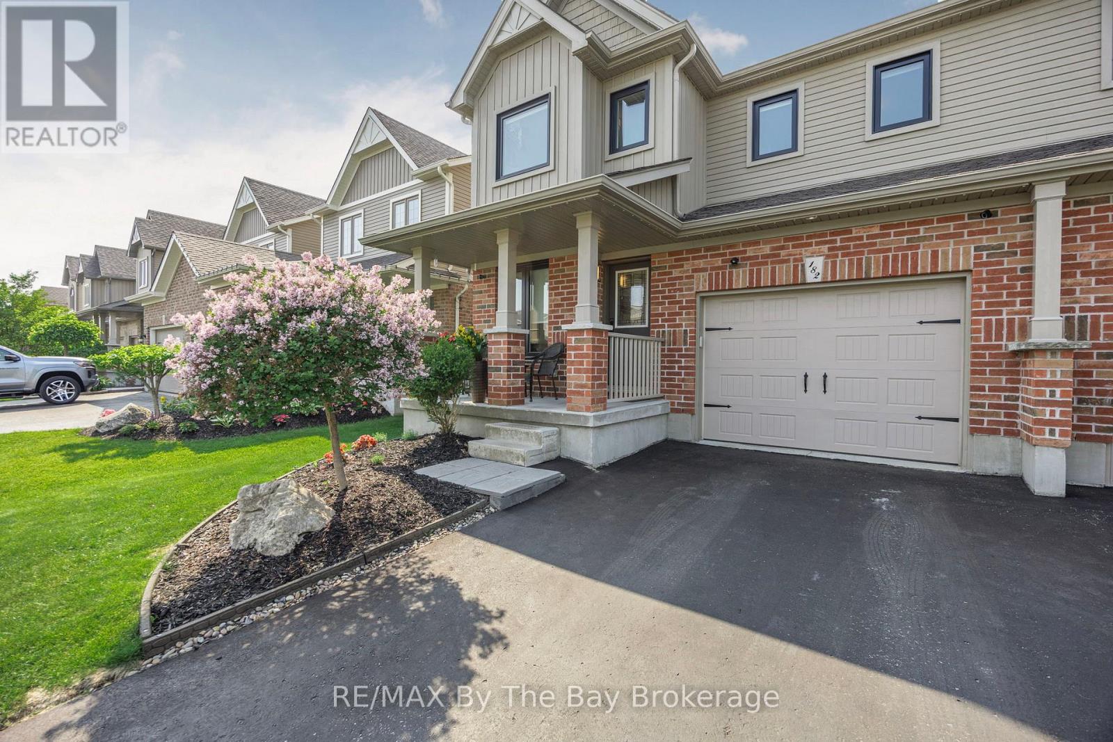 182 Banting Crescent, Essa, Ontario  L0M 1B6 - Photo 3 - N12220828