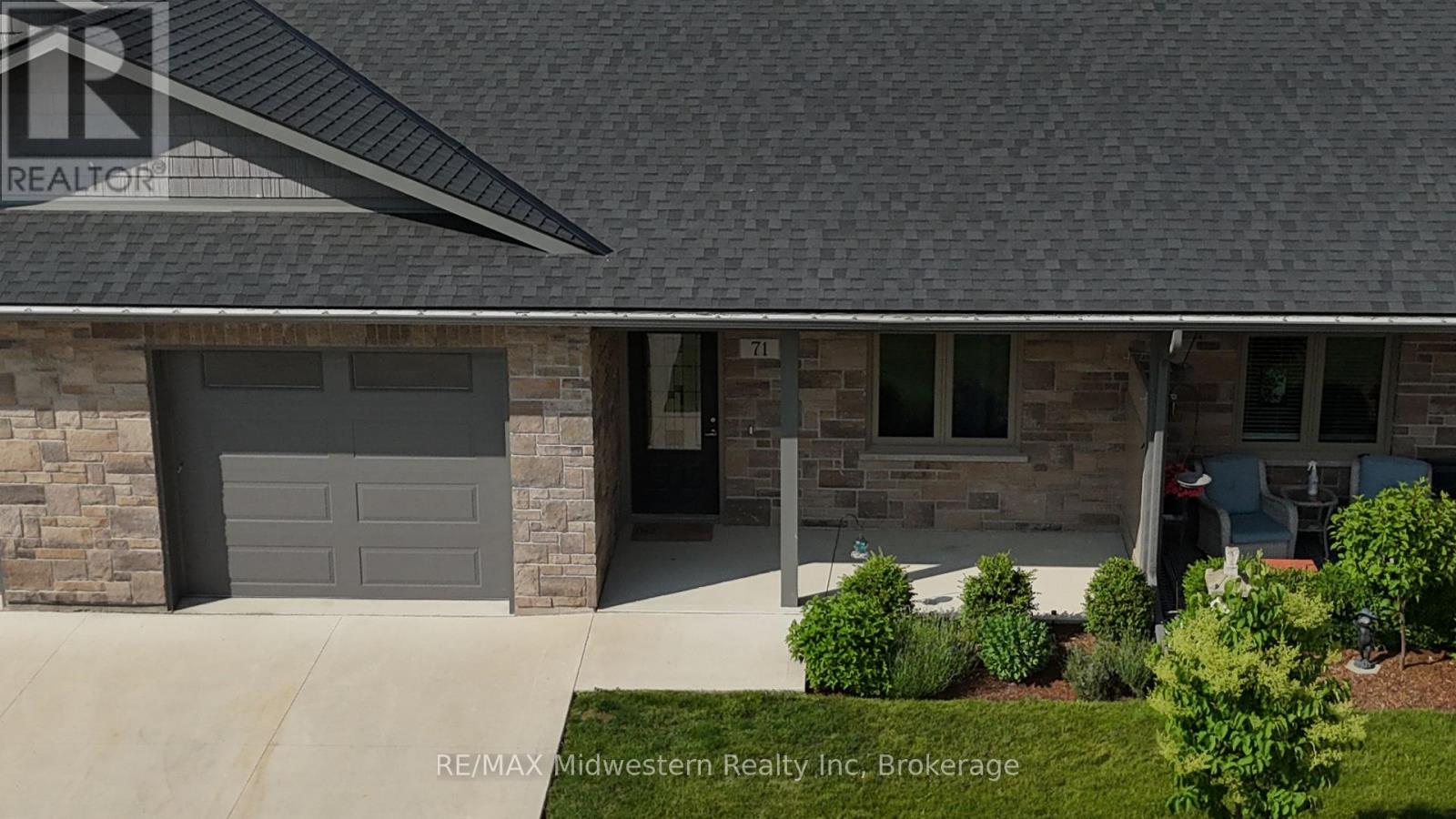 #71 - 375 Mitchell Road S, Perth South, Ontario  N4W 0H4 - Photo 2 - X12220928