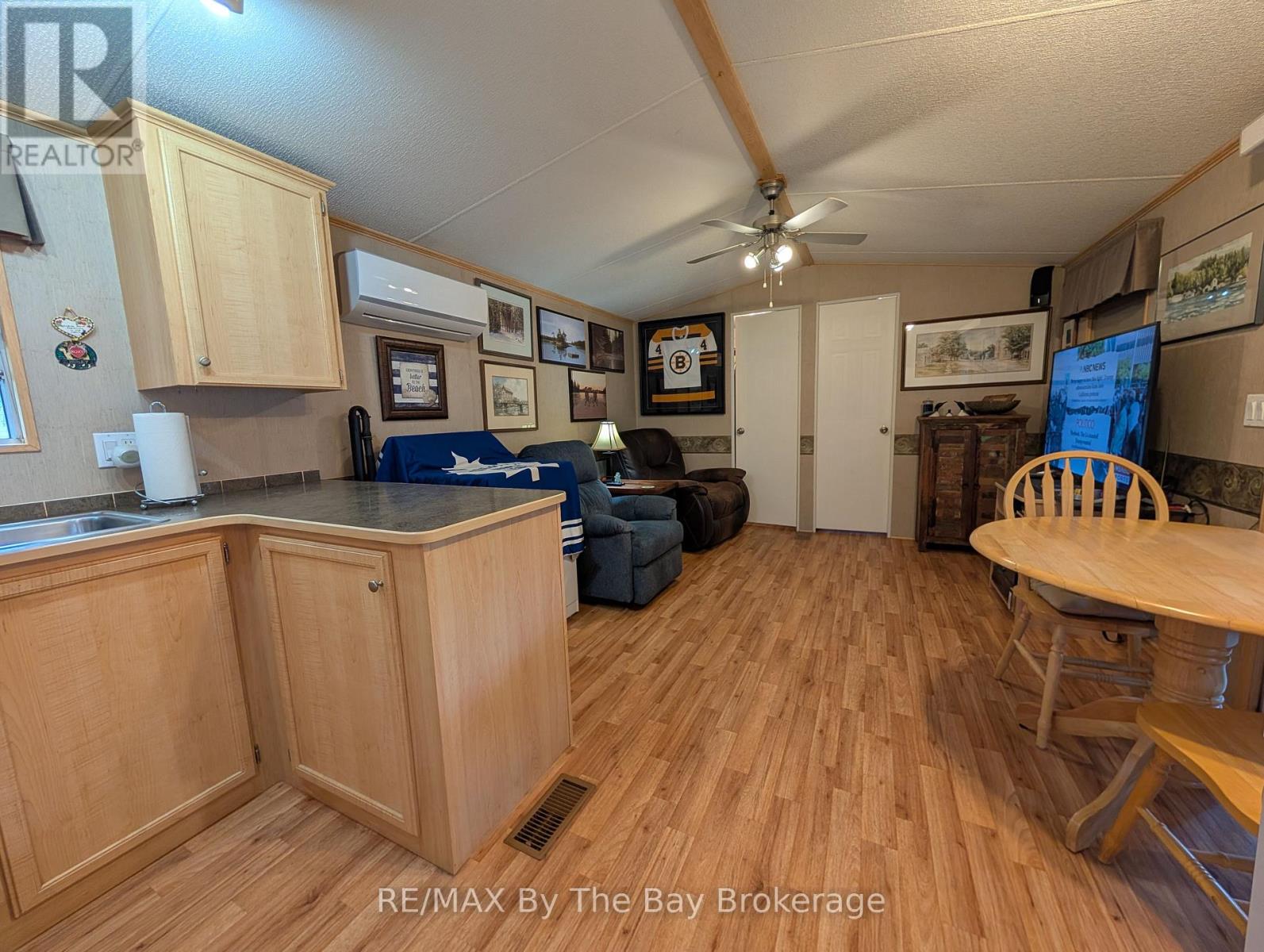 179 - 85 Theme Park Drive, Wasaga Beach, Ontario  L9Z 1X7 - Photo 11 - S12220945