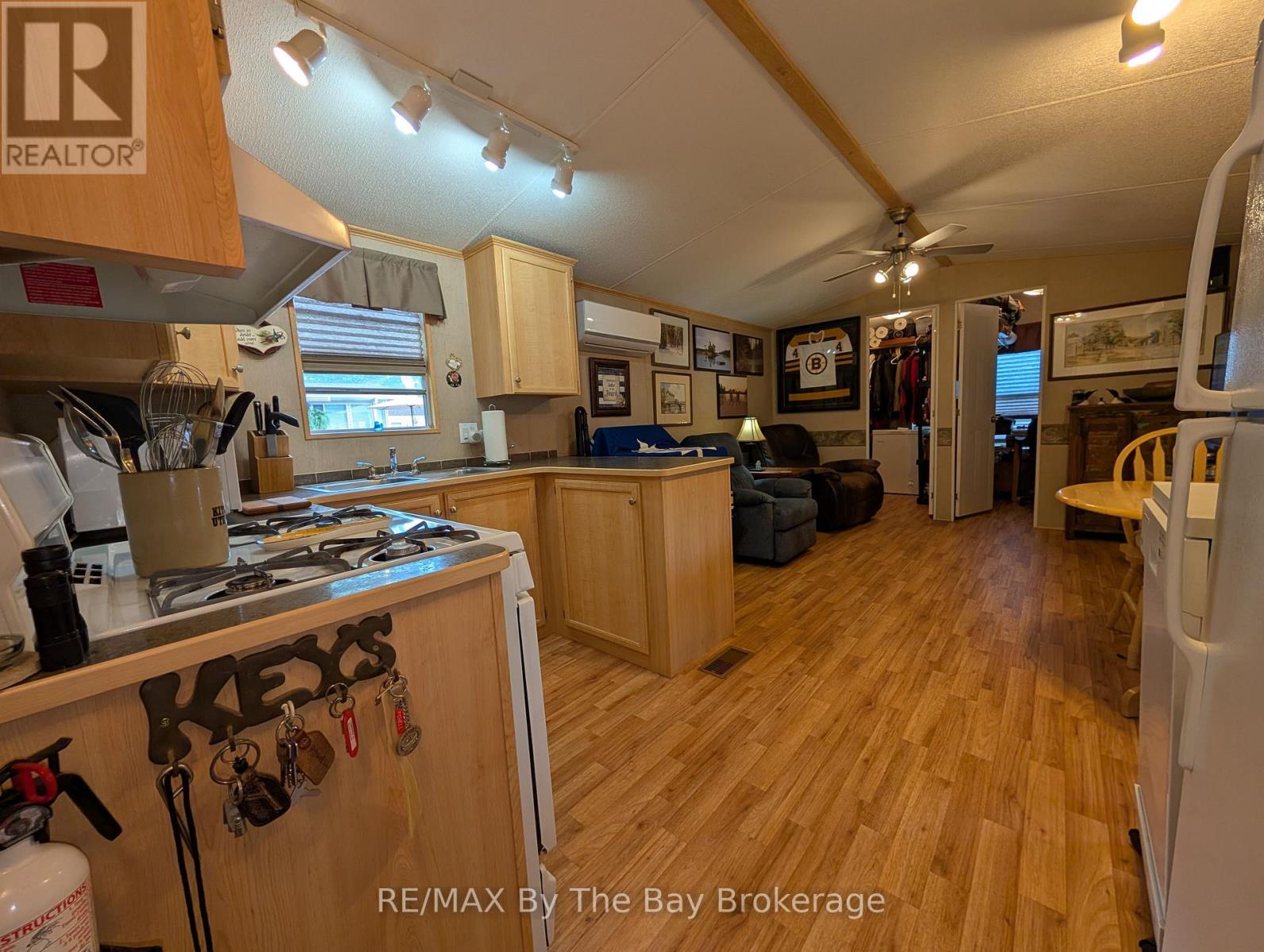 179 - 85 Theme Park Drive, Wasaga Beach, Ontario  L9Z 1X7 - Photo 8 - S12220945