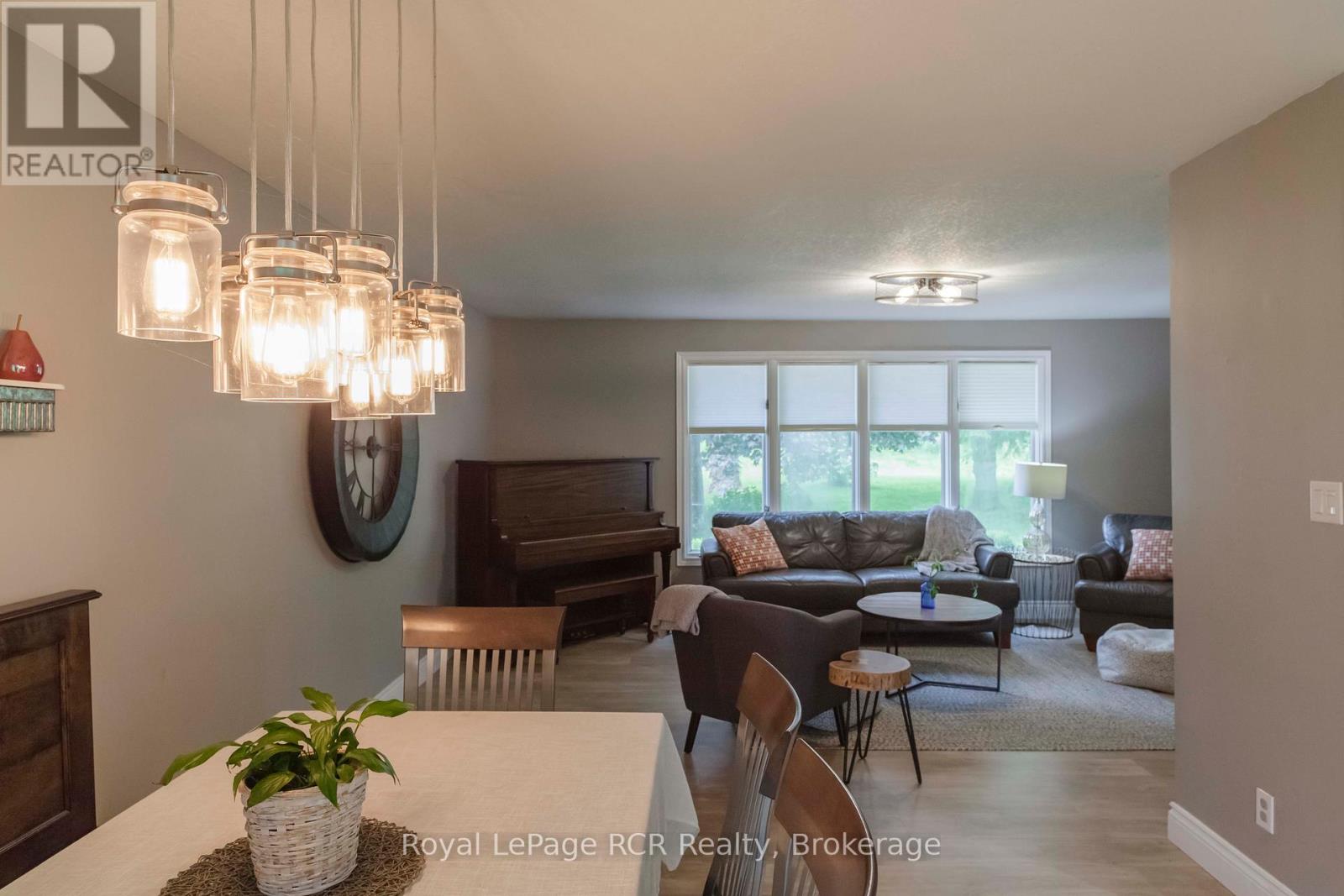 202122 21 Highway, Georgian Bluffs, Ontario  N4K 5N7 - Photo 10 - X12220957