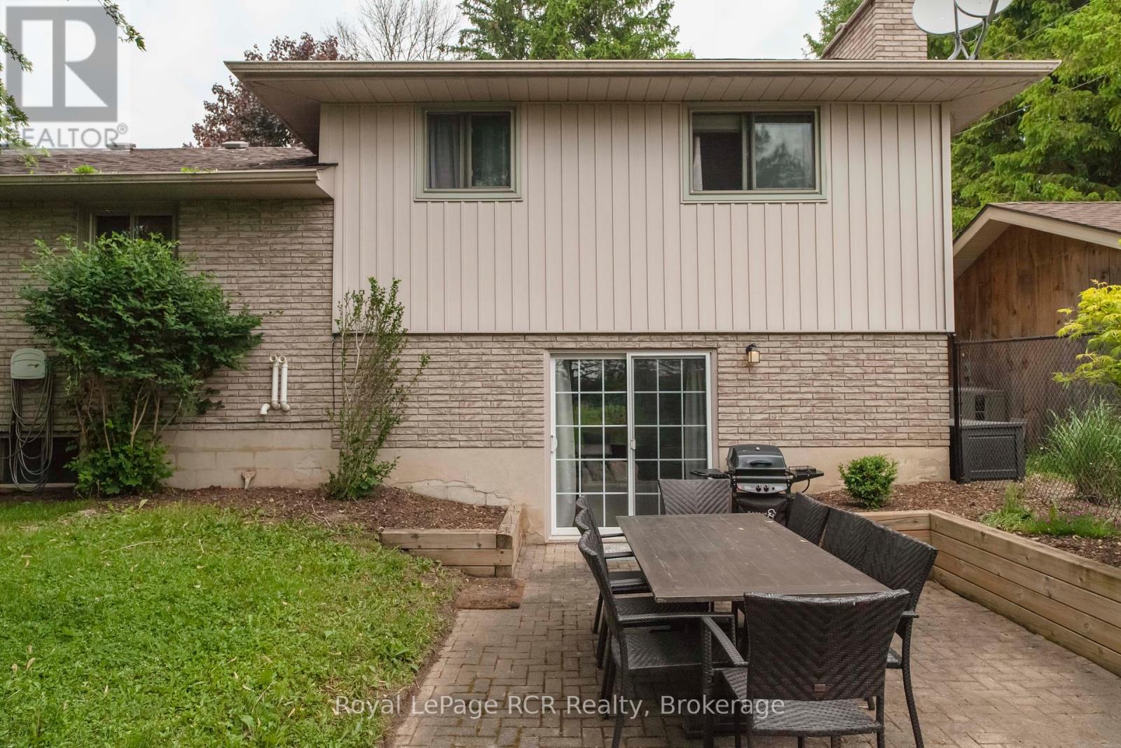 202122 21 Highway, Georgian Bluffs, Ontario  N4K 5N7 - Photo 32 - X12220957