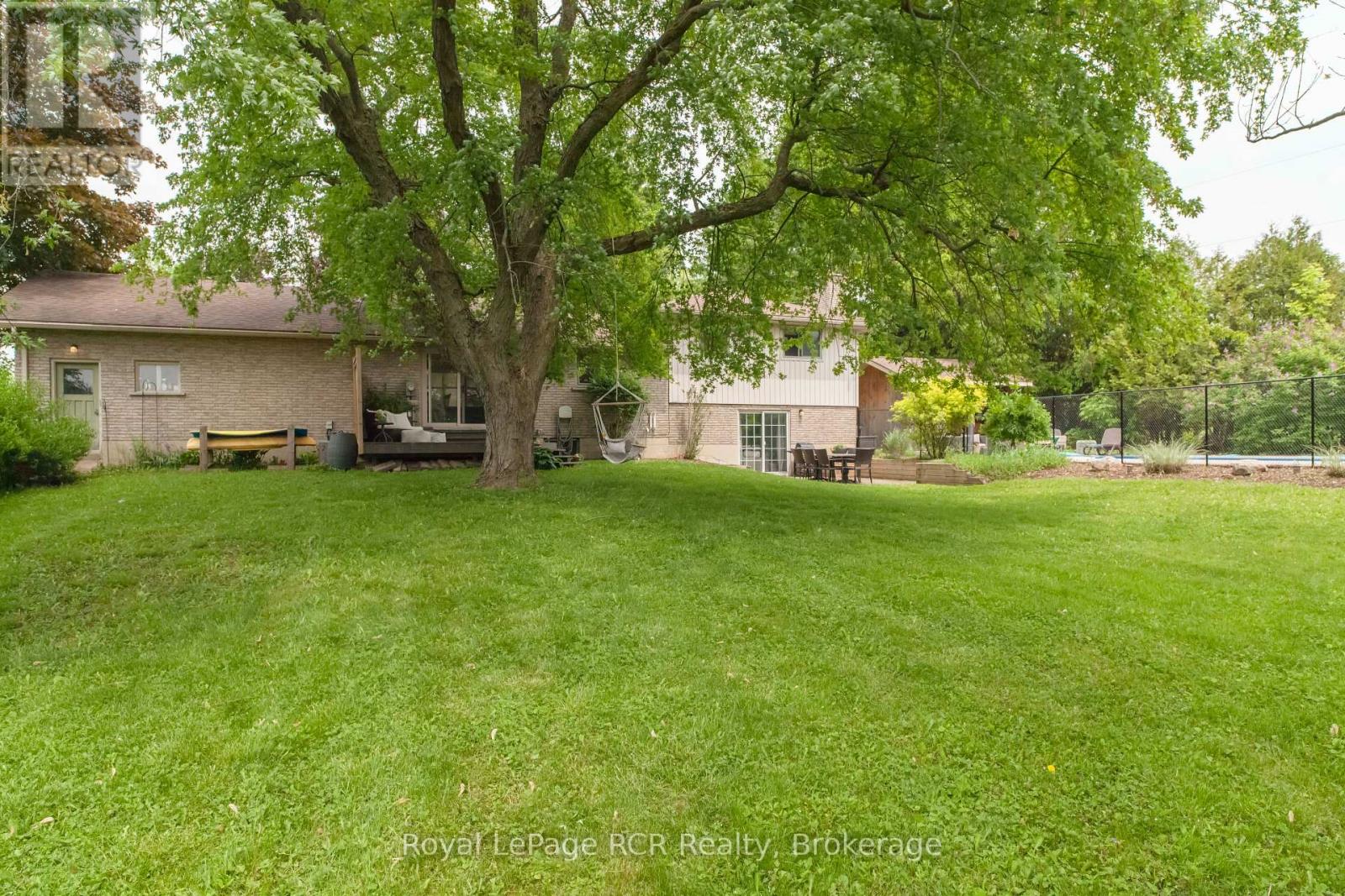 202122 21 Highway, Georgian Bluffs, Ontario  N4K 5N7 - Photo 34 - X12220957