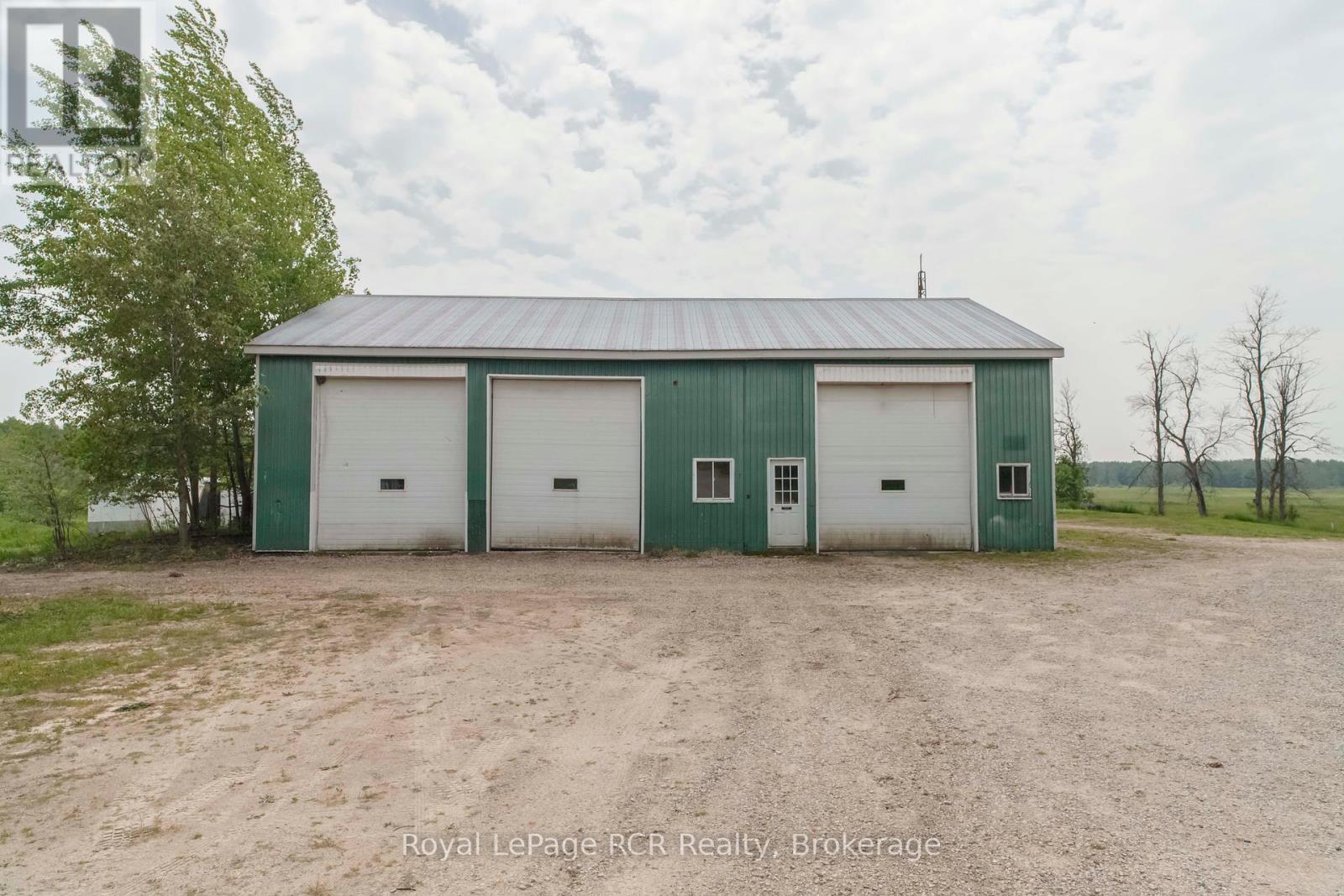 202122 21 Highway, Georgian Bluffs, Ontario  N4K 5N7 - Photo 42 - X12220957