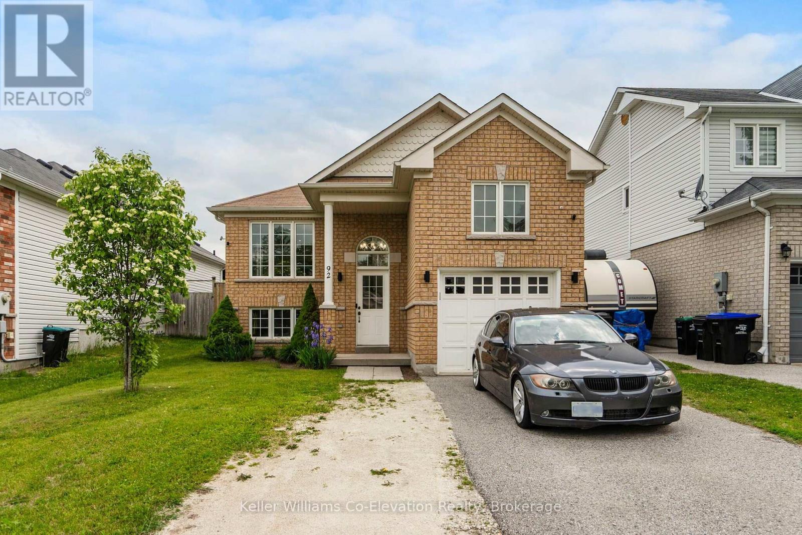 92 Wesley Avenue, Wasaga Beach, Ontario  L9Z 0B9 - Photo 1 - S12221031