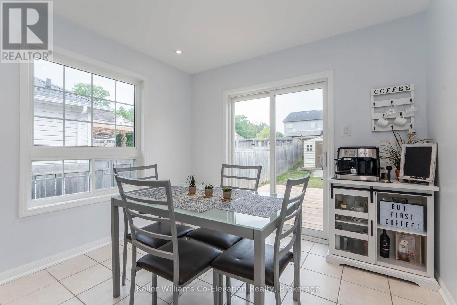 92 Wesley Avenue, Wasaga Beach, Ontario  L9Z 0B9 - Photo 9 - S12221031