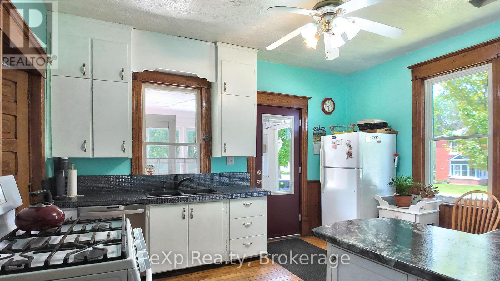 21 William Street N, Minto, Ontario  N0G 1M0 - Photo 5 - X12221004
