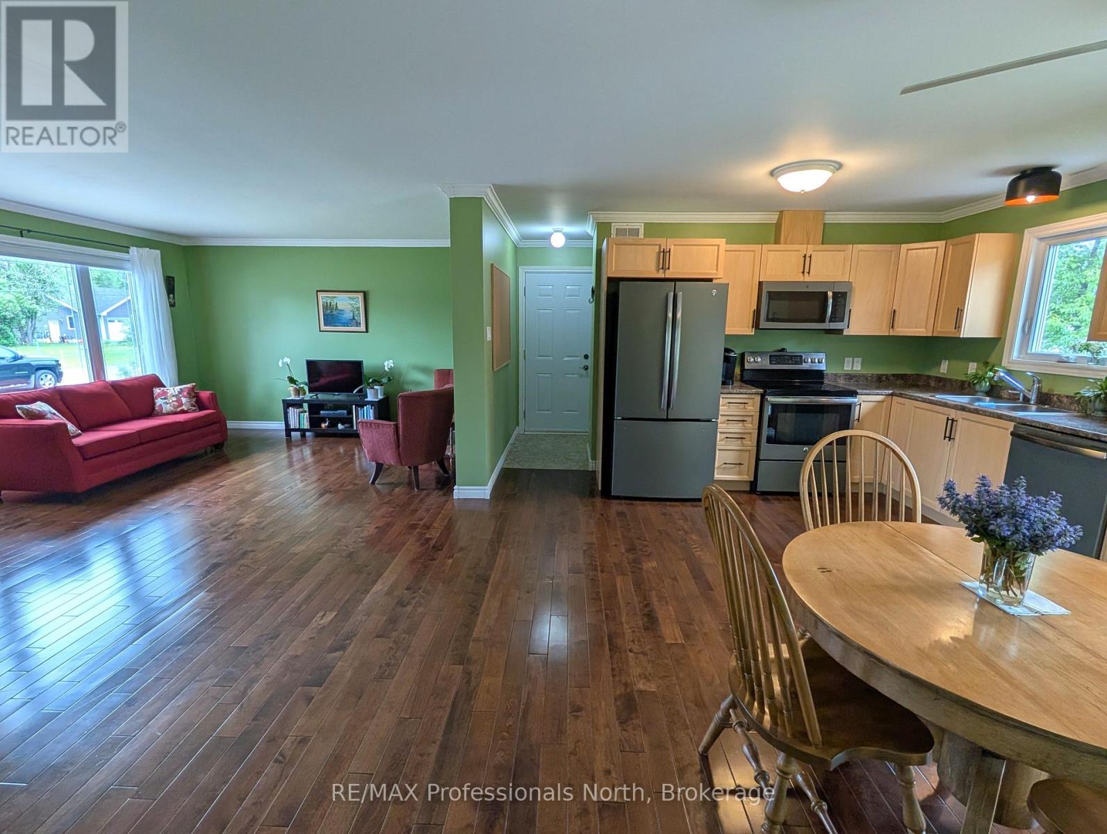99 Cheryl Crescent, Strong, Ontario  P0A 1Z0 - Photo 10 - X12221029
