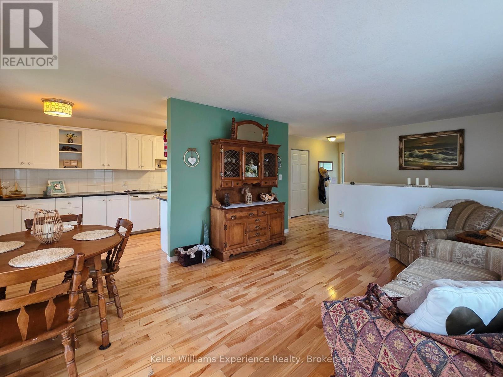 26 Walter Street, Huntsville, Ontario  P1H 1W2 - Photo 16 - X12221069