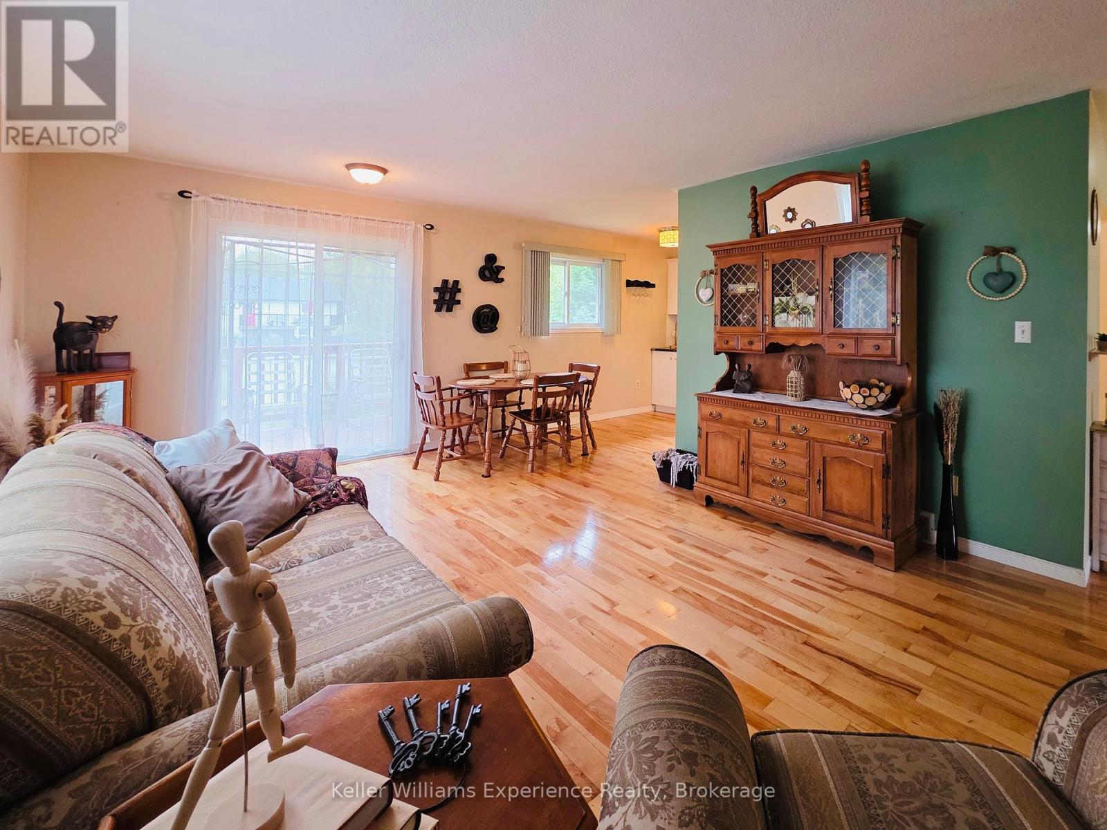 26 Walter Street, Huntsville, Ontario  P1H 1W2 - Photo 18 - X12221069