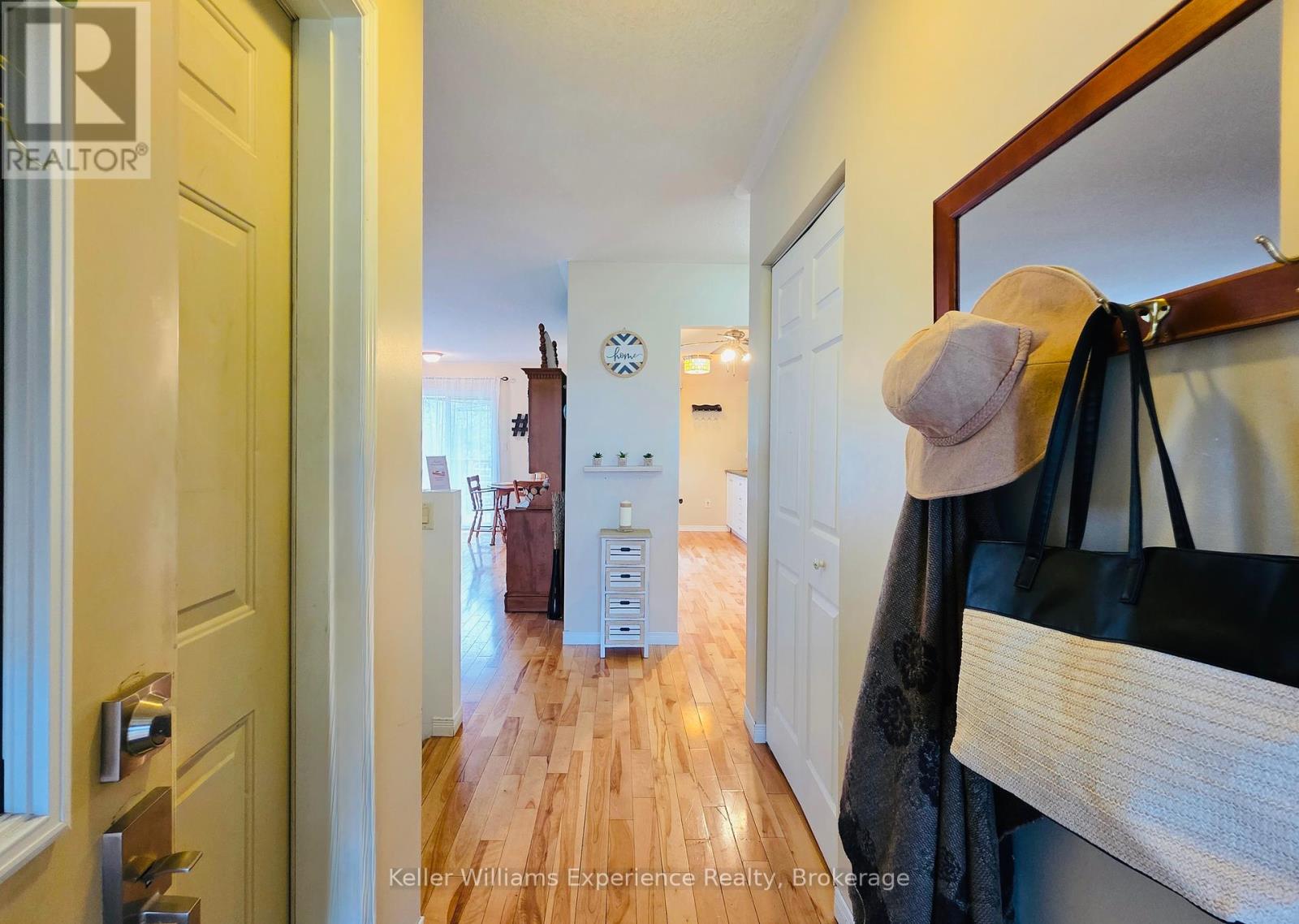 26 Walter Street, Huntsville, Ontario  P1H 1W2 - Photo 5 - X12221069