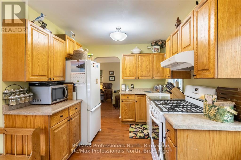 80 Invergordon Avenue, Minden Hills, Ontario  K0M 2K0 - Photo 17 - X12221096