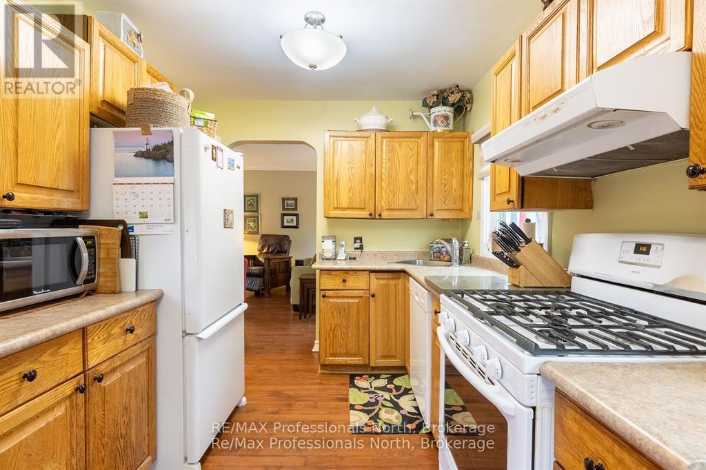 80 Invergordon Avenue, Minden Hills, Ontario  K0M 2K0 - Photo 19 - X12221096