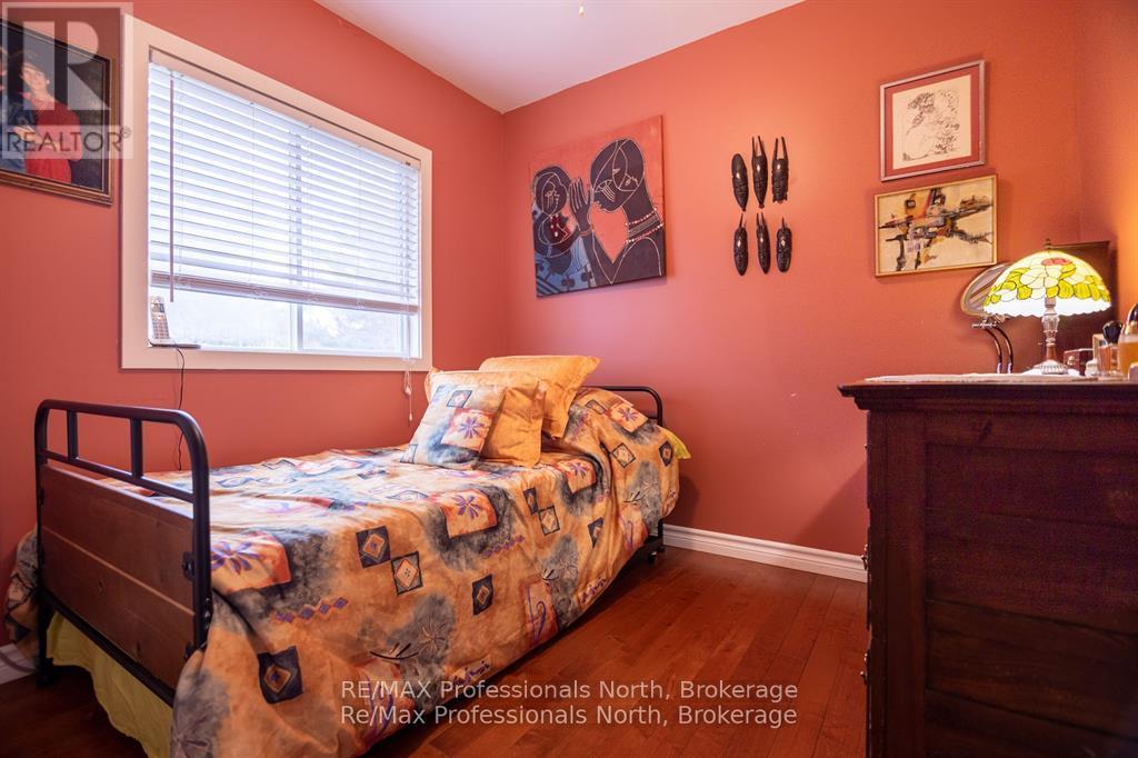 80 Invergordon Avenue, Minden Hills, Ontario  K0M 2K0 - Photo 30 - X12221096
