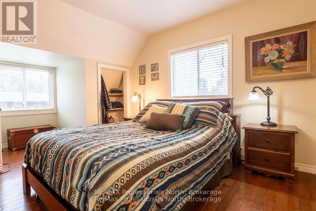 80 Invergordon Avenue, Minden Hills, Ontario  K0M 2K0 - Photo 36 - X12221096