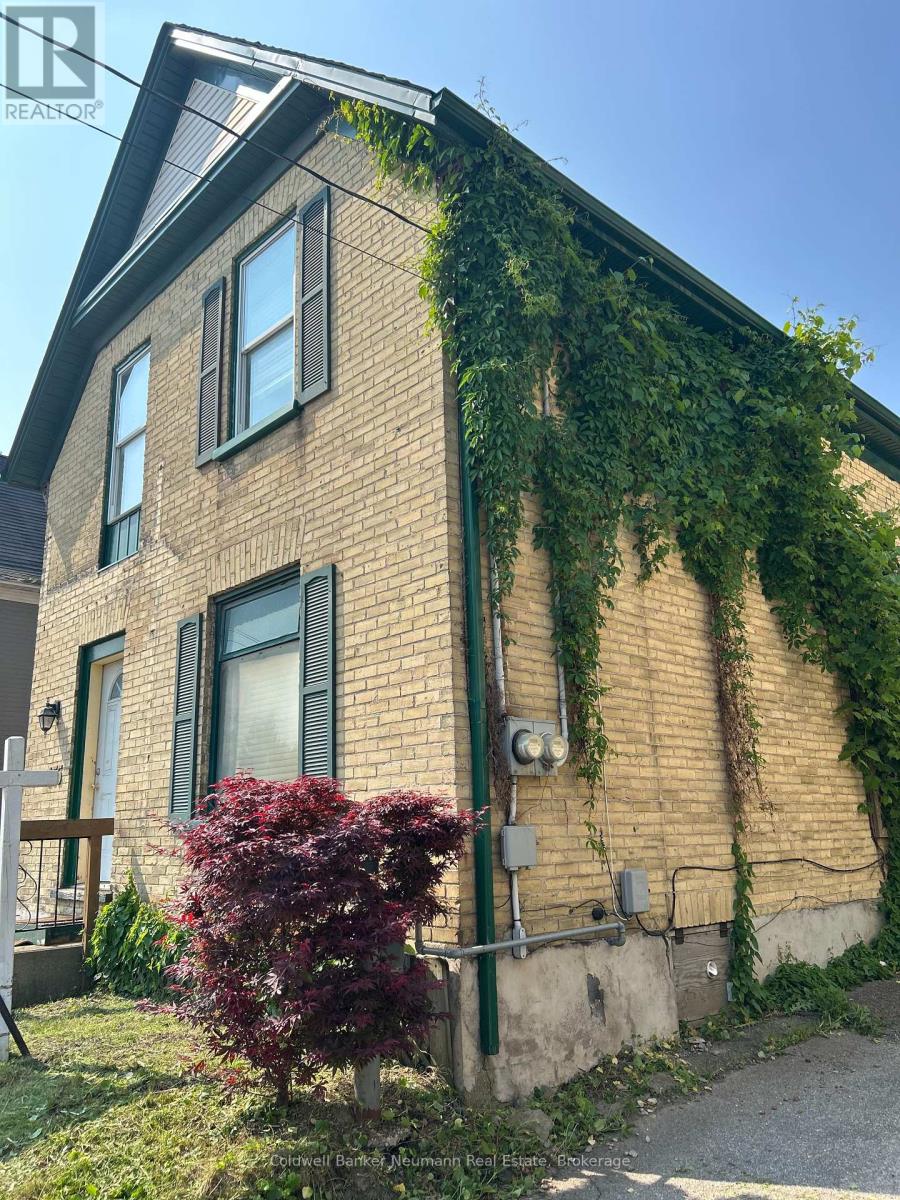 155 Weber Street E, Kitchener, Ontario  N2H 1E1 - Photo 2 - X12221181