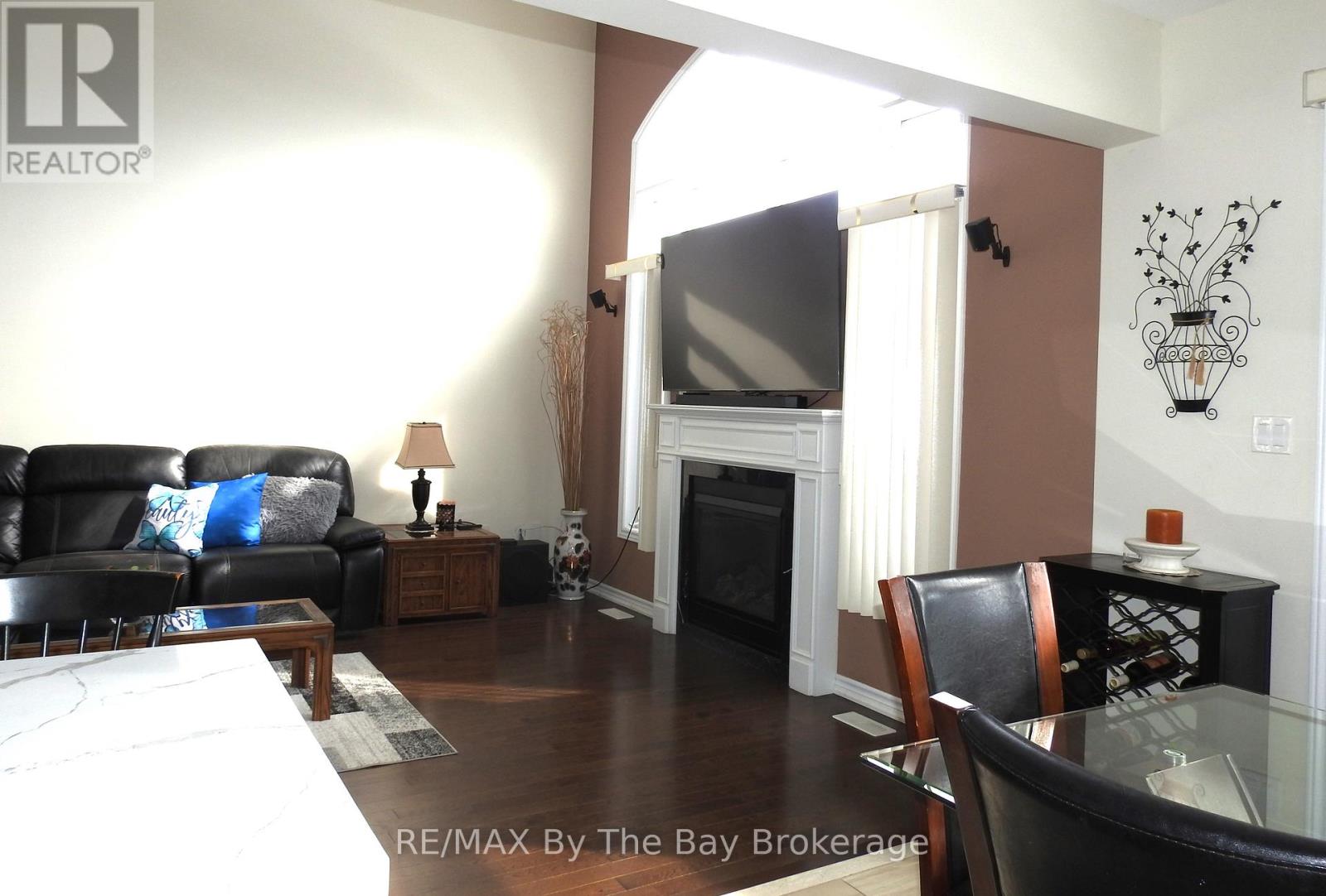48 Allegra Drive, Wasaga Beach, Ontario  L9Z 0H1 - Photo 12 - S12221249