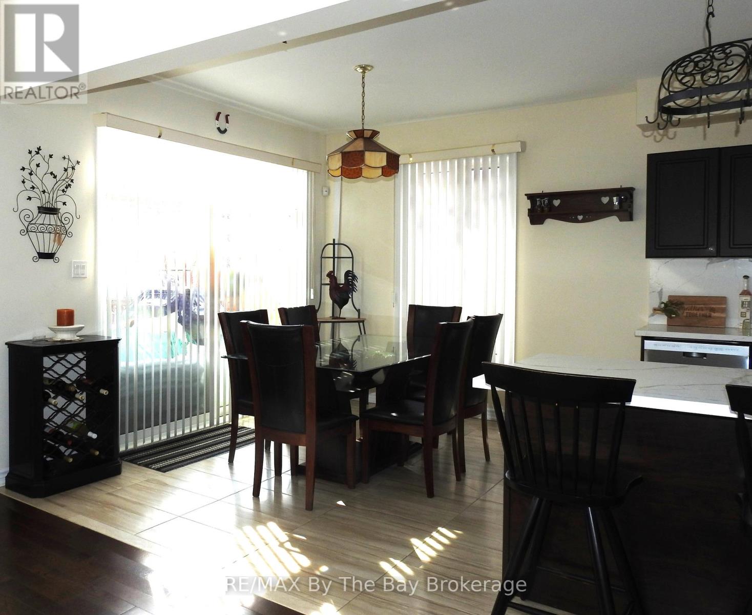 48 Allegra Drive, Wasaga Beach, Ontario  L9Z 0H1 - Photo 14 - S12221249