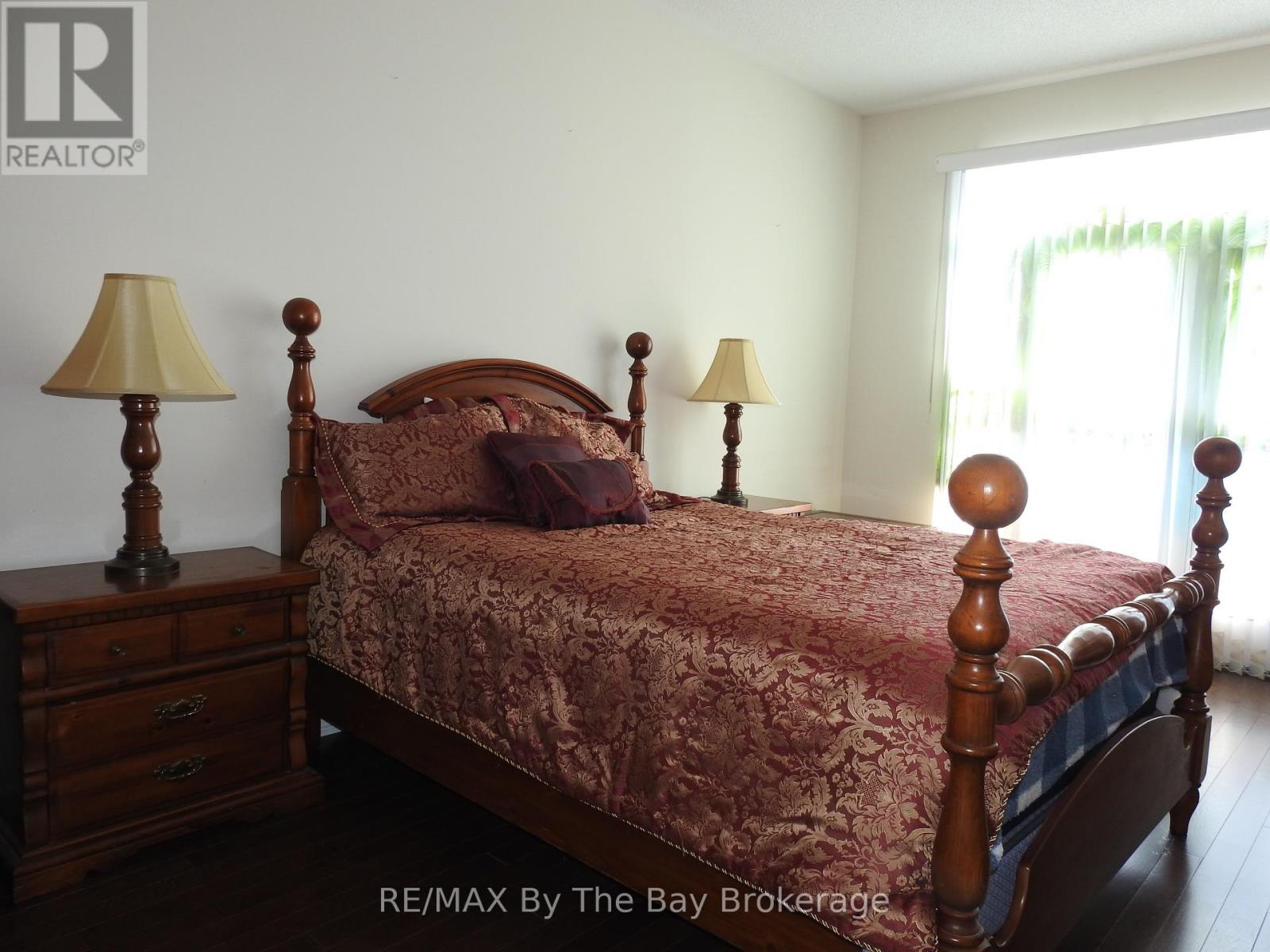 48 Allegra Drive, Wasaga Beach, Ontario  L9Z 0H1 - Photo 16 - S12221249