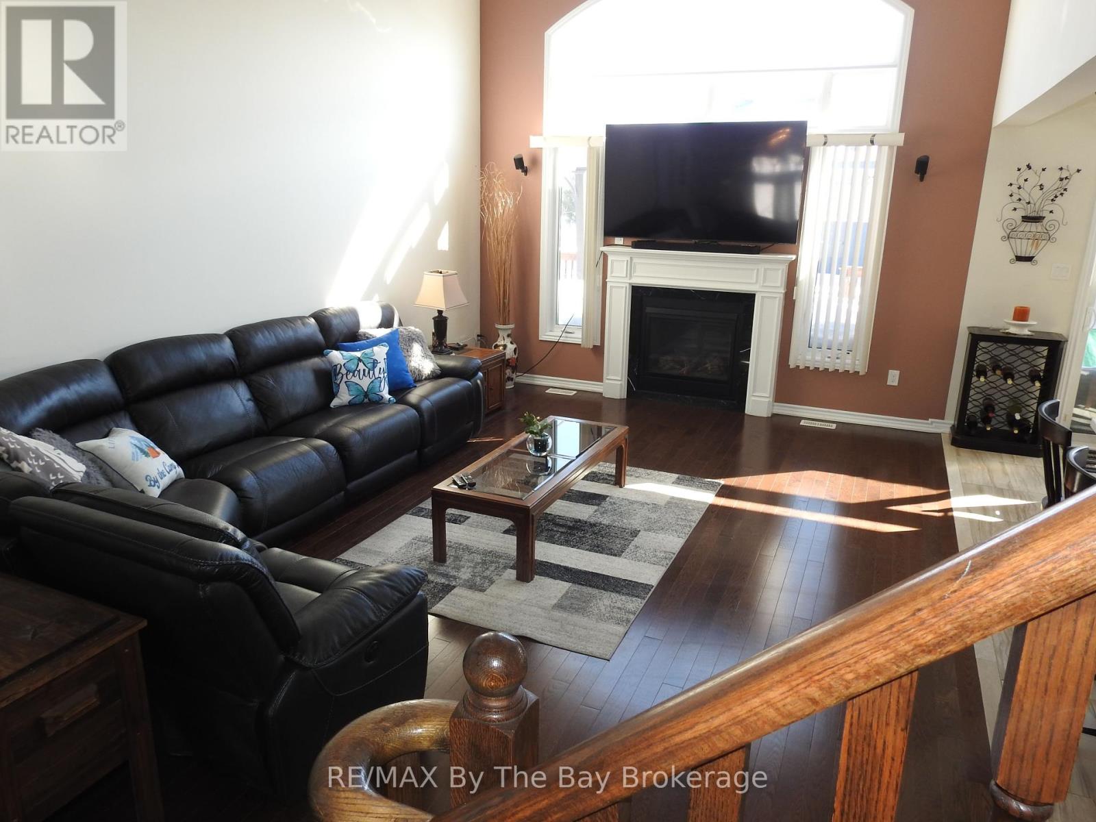 48 Allegra Drive, Wasaga Beach, Ontario  L9Z 0H1 - Photo 22 - S12221249