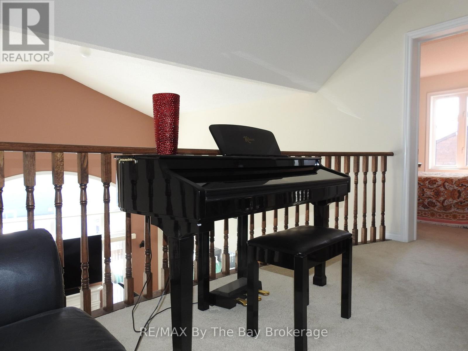 48 Allegra Drive, Wasaga Beach, Ontario  L9Z 0H1 - Photo 24 - S12221249