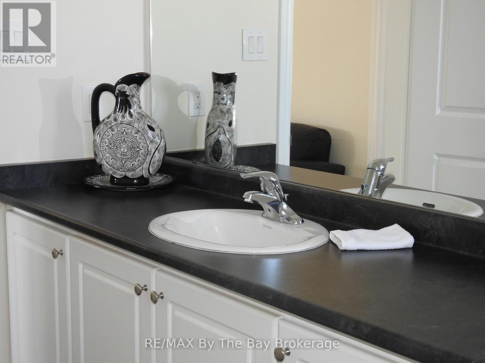 48 Allegra Drive, Wasaga Beach, Ontario  L9Z 0H1 - Photo 29 - S12221249
