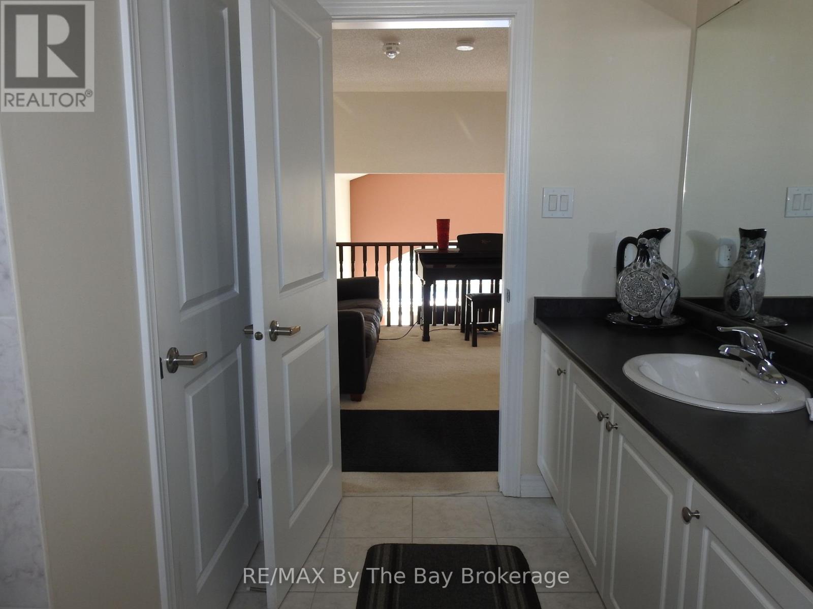 48 Allegra Drive, Wasaga Beach, Ontario  L9Z 0H1 - Photo 30 - S12221249