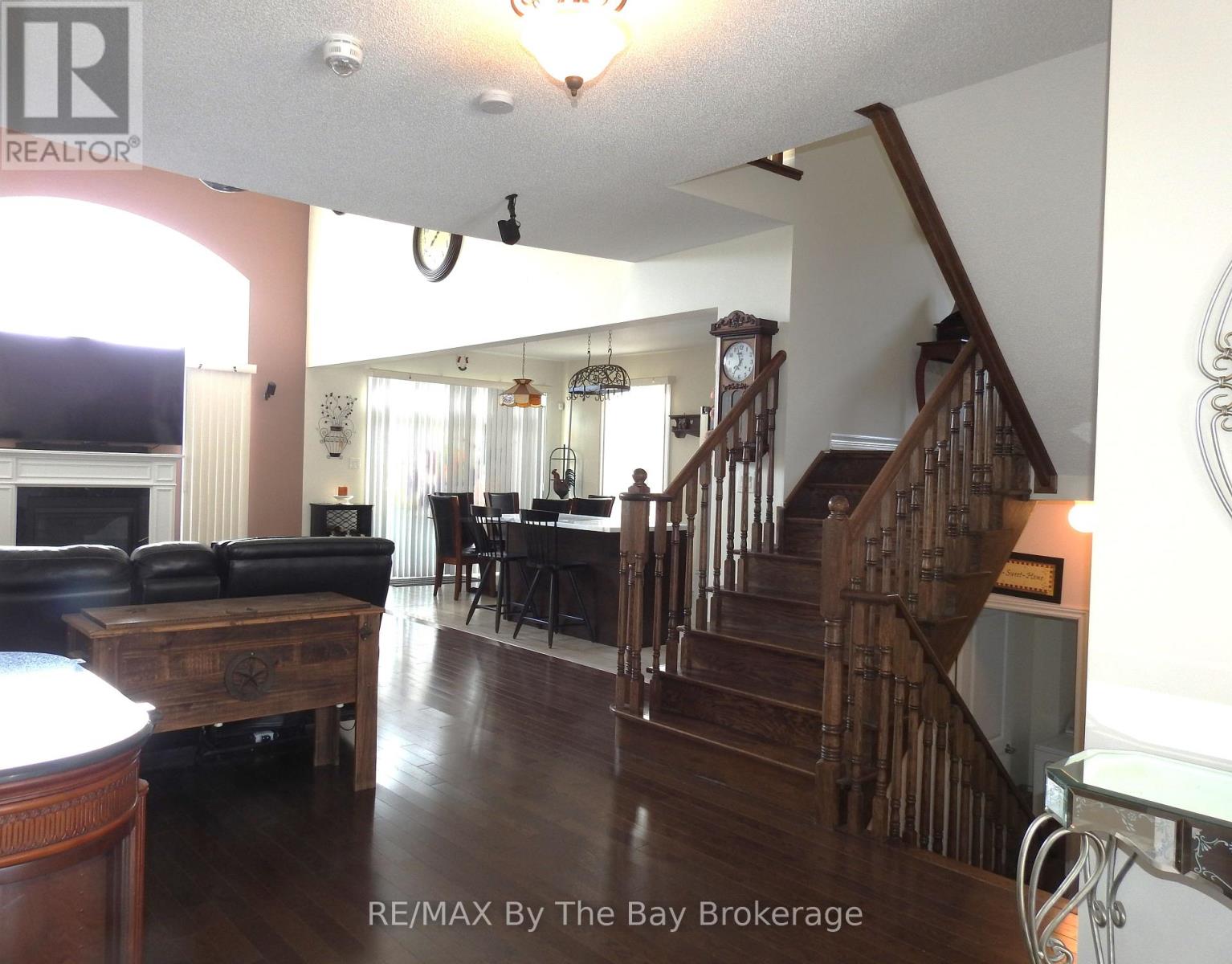 48 Allegra Drive, Wasaga Beach, Ontario  L9Z 0H1 - Photo 7 - S12221249
