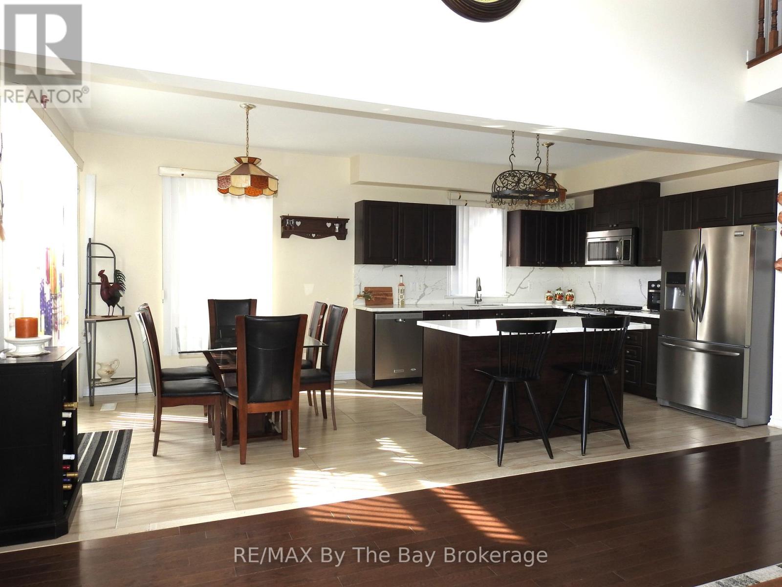 48 Allegra Drive, Wasaga Beach, Ontario  L9Z 0H1 - Photo 8 - S12221249