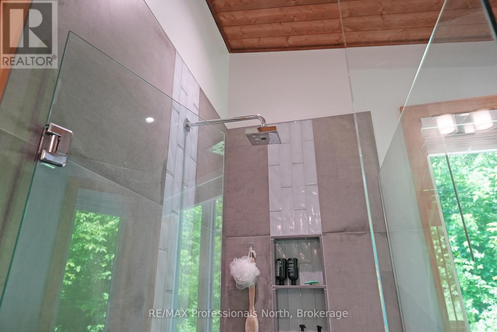 1049 Twin Rocks Lane, Algonquin Highlands, Ontario  K0M 1S0 - Photo 15 - X12221336