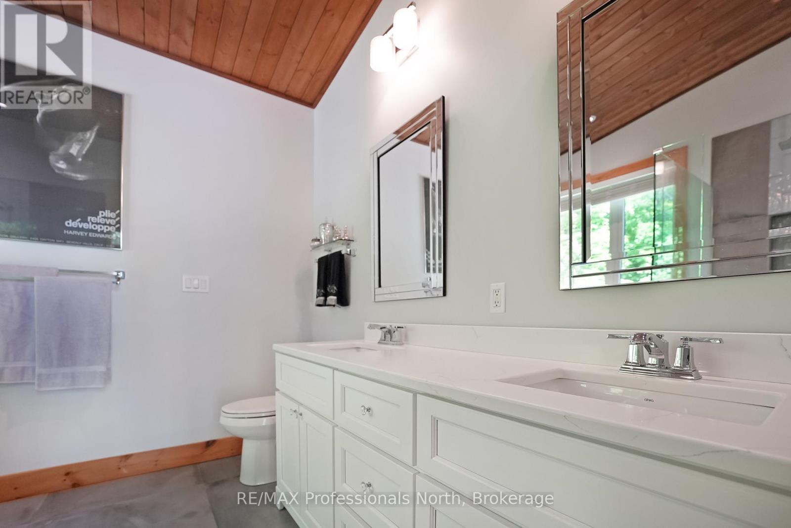 1049 Twin Rocks Lane, Algonquin Highlands, Ontario  K0M 1S0 - Photo 17 - X12221336