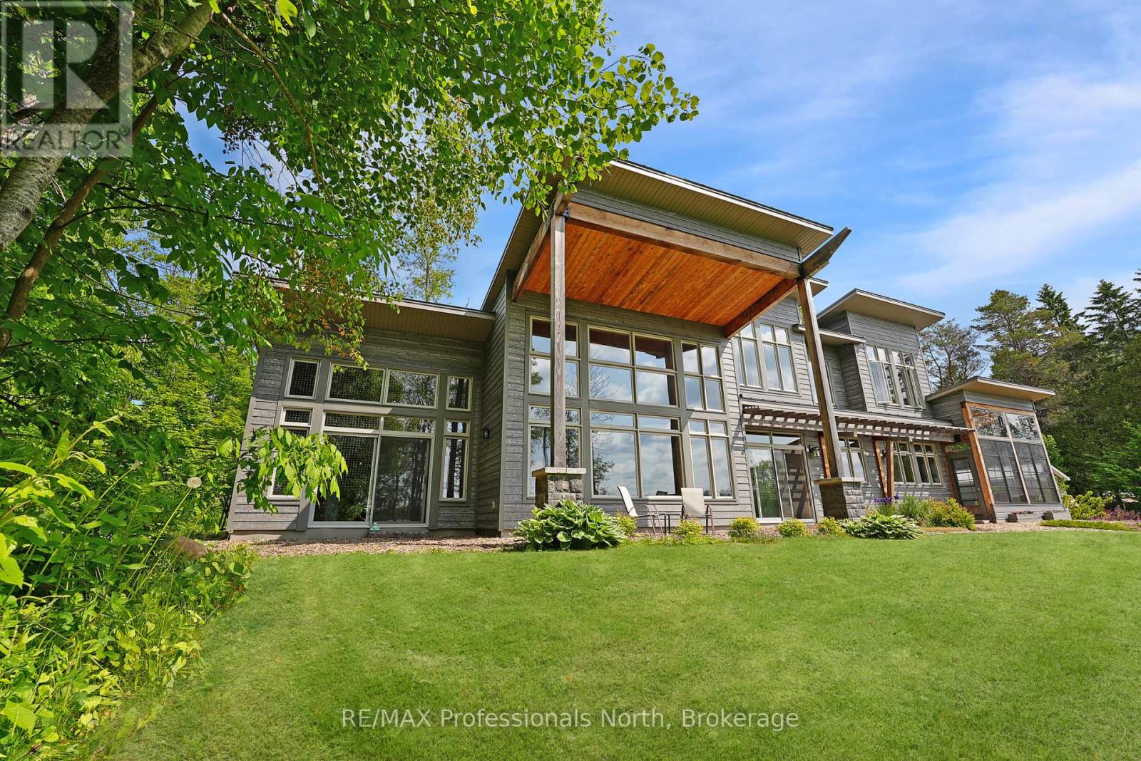1049 Twin Rocks Lane, Algonquin Highlands, Ontario  K0M 1S0 - Photo 2 - X12221336