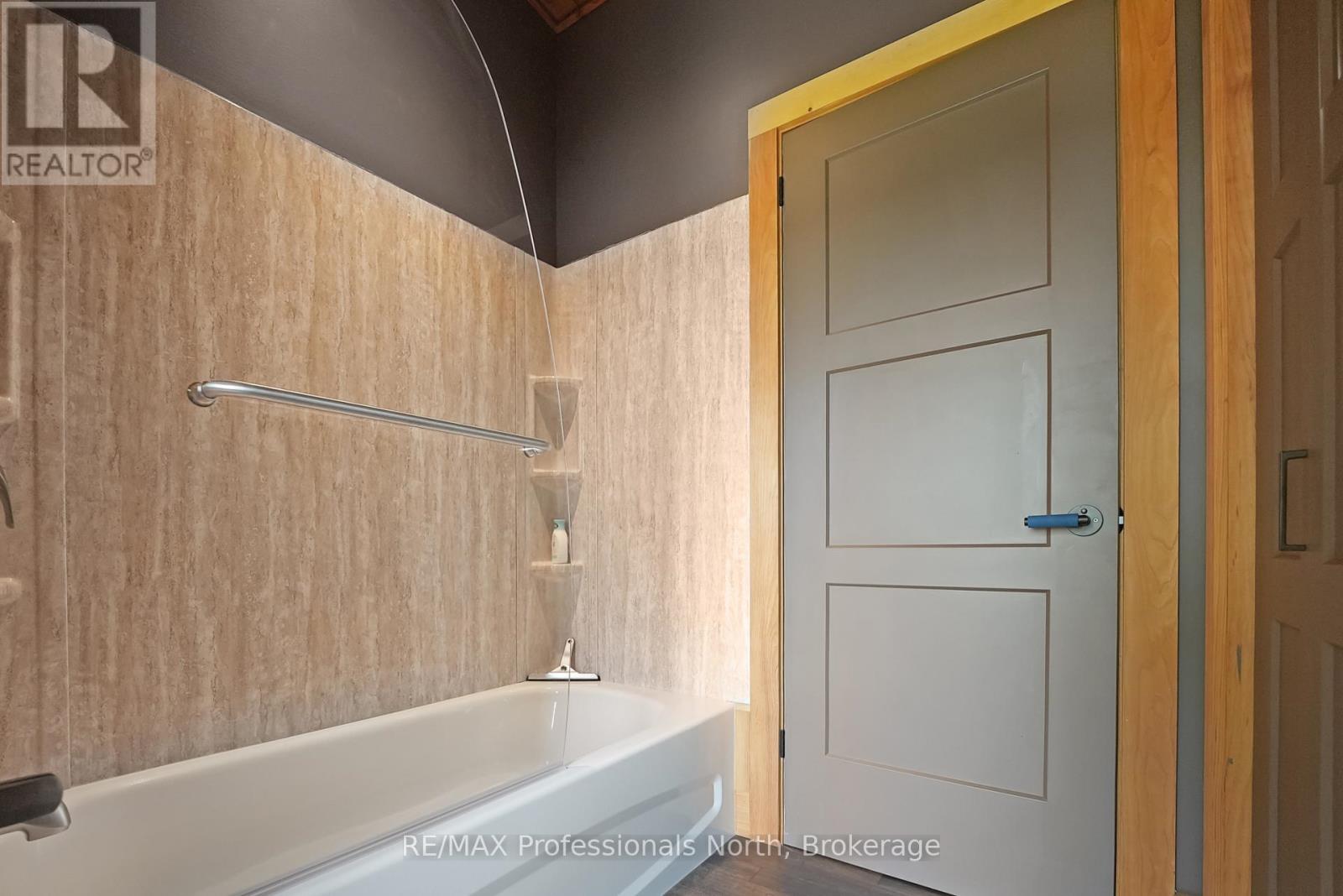 1049 Twin Rocks Lane, Algonquin Highlands, Ontario  K0M 1S0 - Photo 24 - X12221336