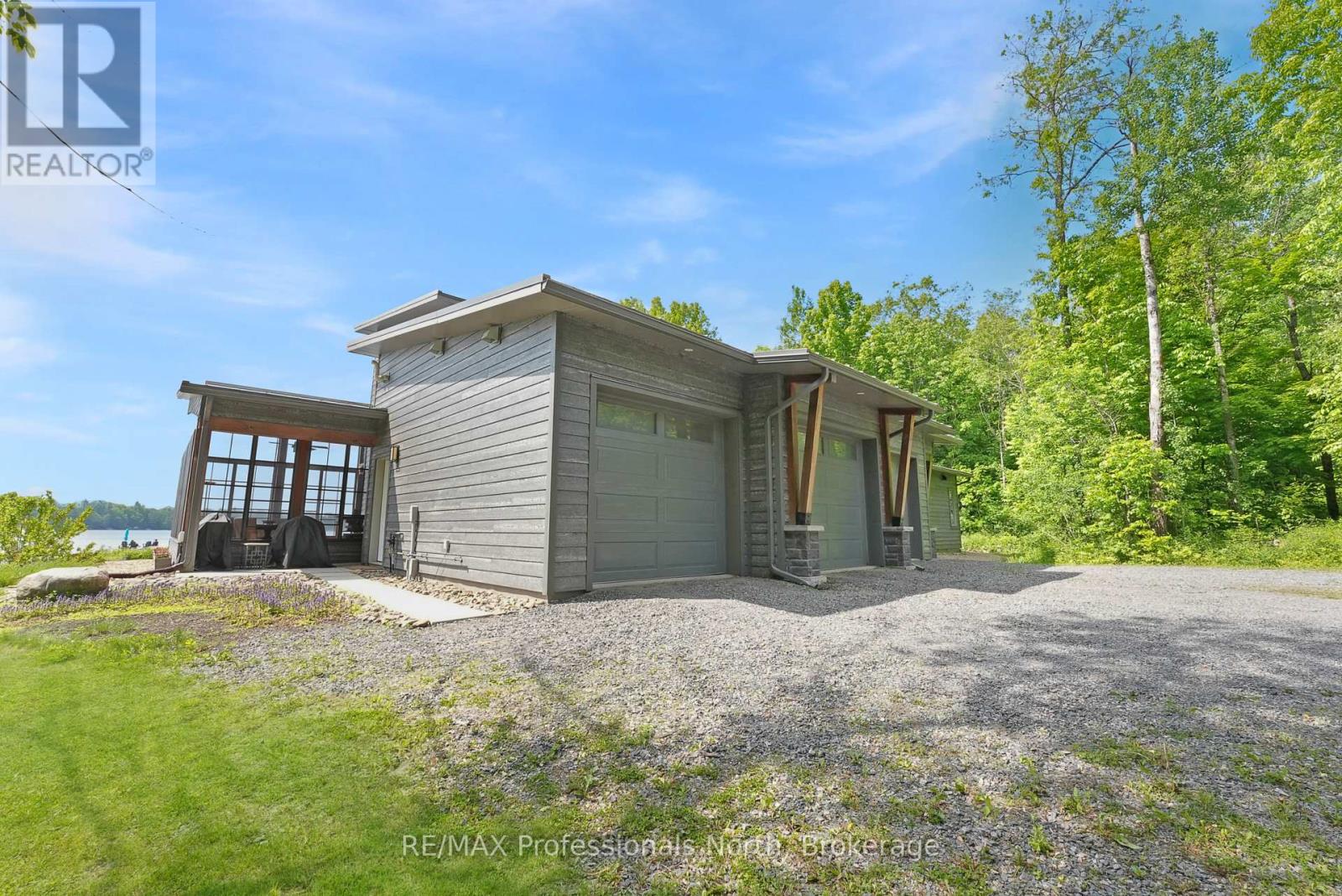 1049 Twin Rocks Lane, Algonquin Highlands, Ontario  K0M 1S0 - Photo 4 - X12221336
