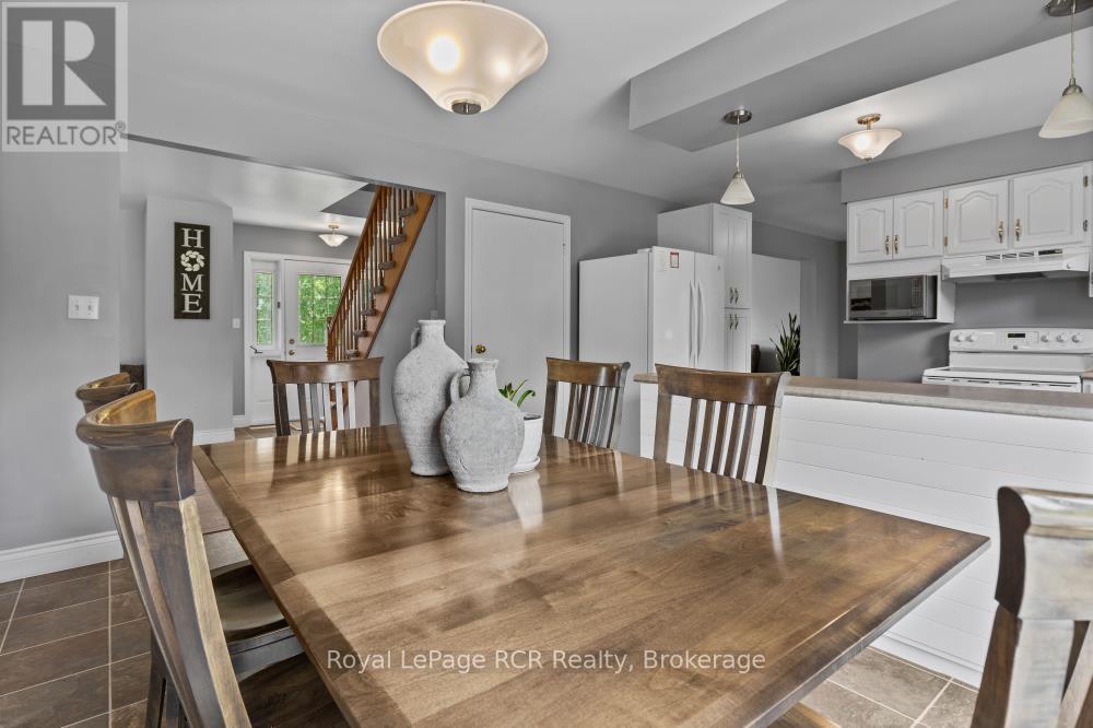 78 Mill Street E, Perth East, Ontario  N0K 1M0 - Photo 12 - X12221427