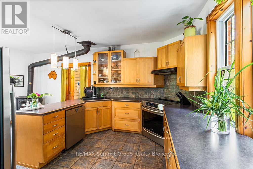795099 East Back Line, Grey Highlands, Ontario  N0C 1H0 - Photo 10 - X12221454