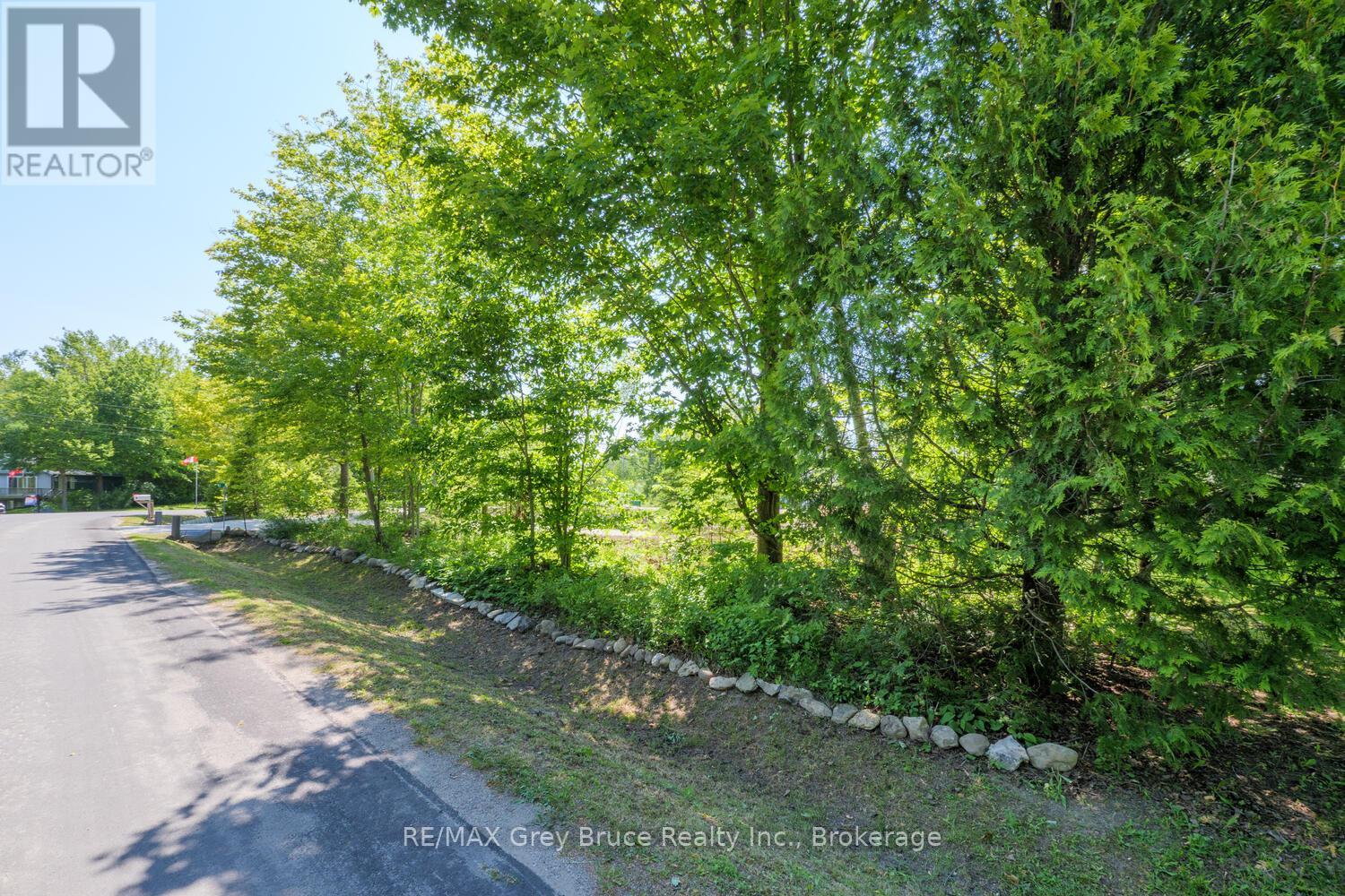 11 Miller Lake Shore Road, Northern Bruce Peninsula, Ontario  N0H 1Z0 - Photo 14 - X12221568