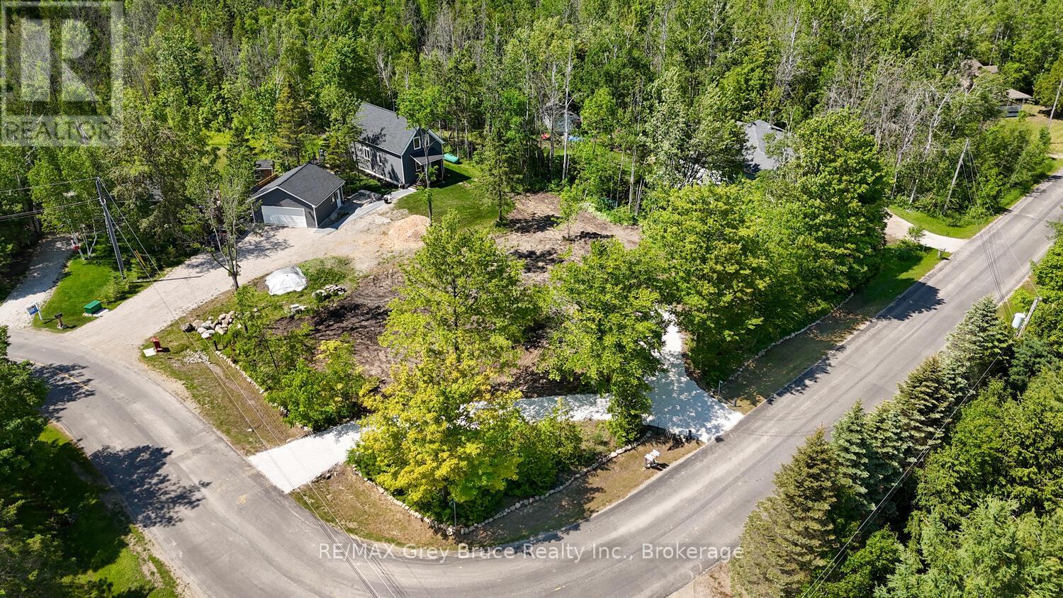 11 Miller Lake Shore Road, Northern Bruce Peninsula, Ontario  N0H 1Z0 - Photo 8 - X12221568
