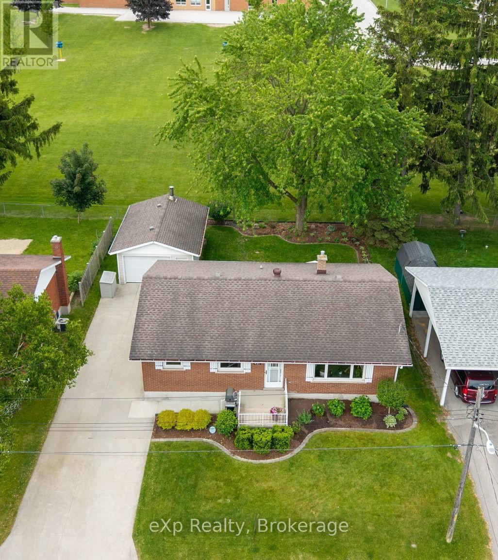 431 4th Street, Hanover, Ontario  N4N 3E8 - Photo 2 - X12221678