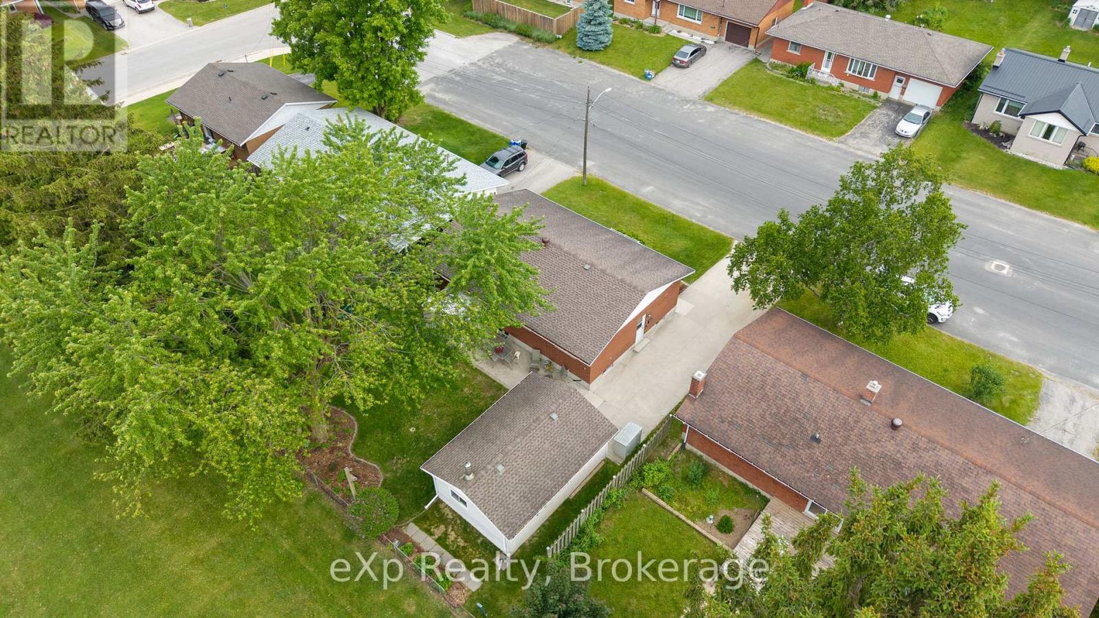 431 4th Street, Hanover, Ontario  N4N 3E8 - Photo 4 - X12221678
