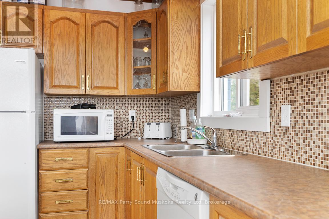 247 Blue Jay Road, French River, Ontario  P0M 2N0 - Photo 19 - X12221900