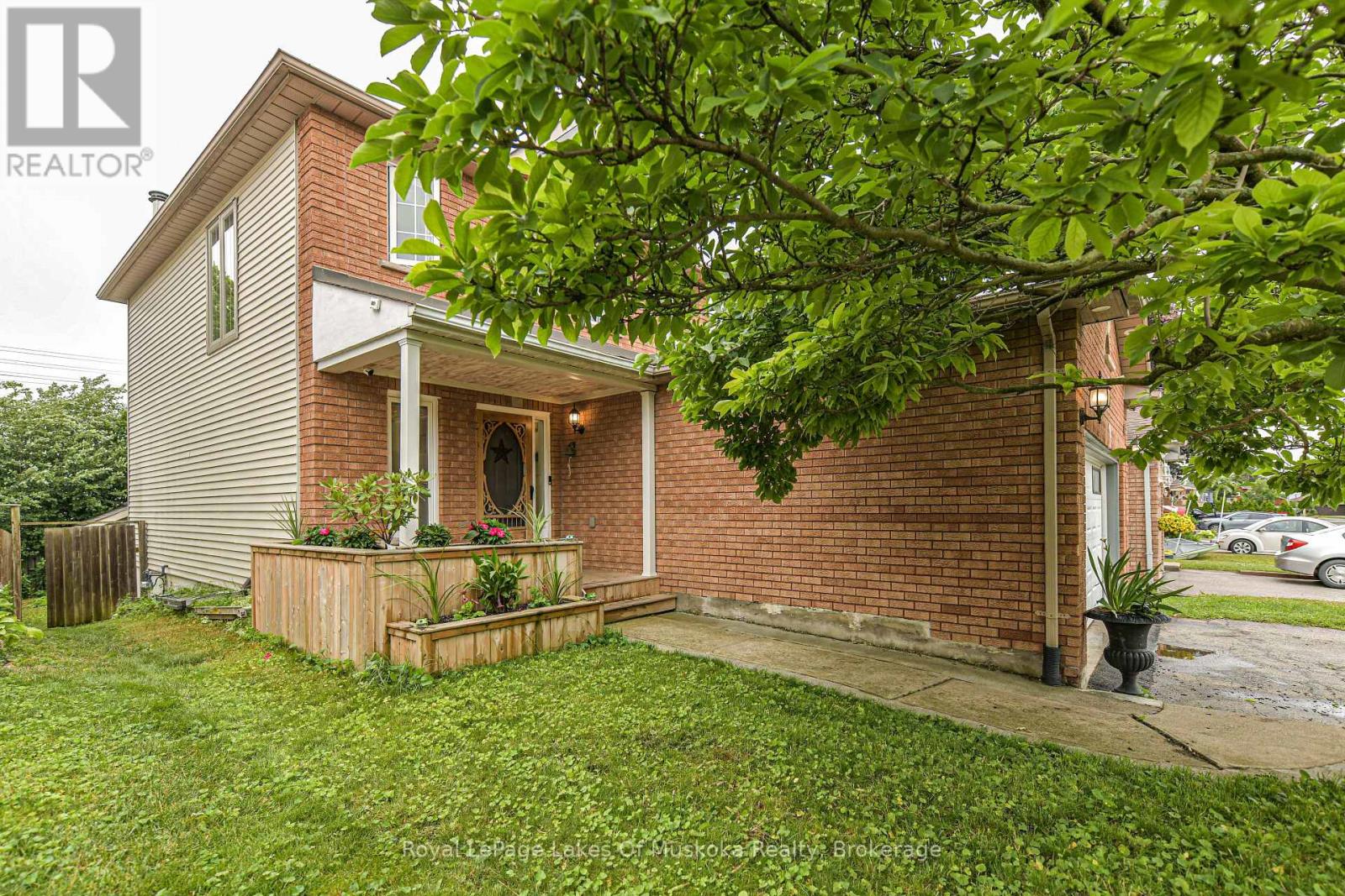 41 Penton Drive, Barrie, Ontario  L4N 7A3 - Photo 5 - S12221976