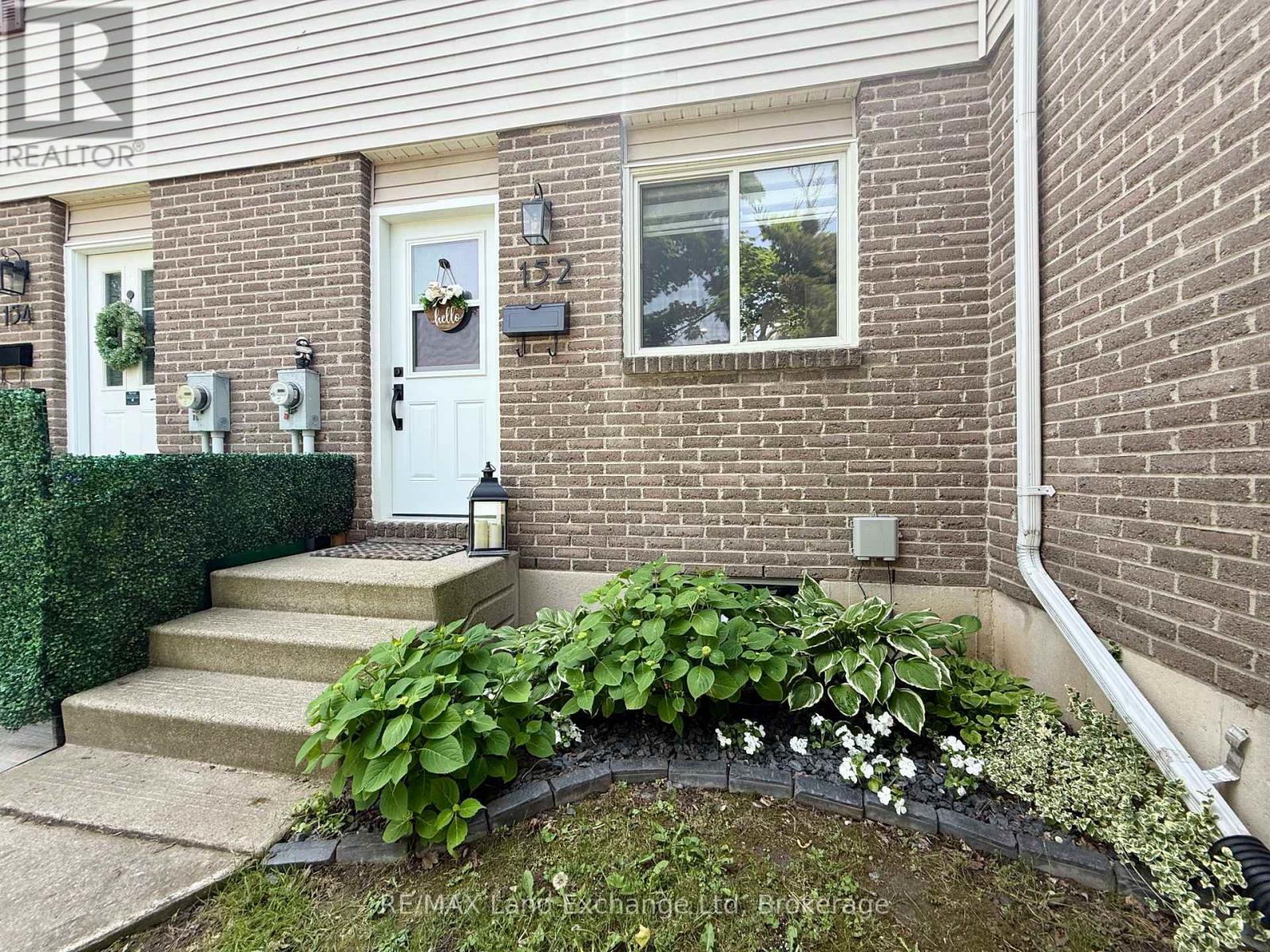 152 Bennett Street E, Goderich, Ontario  N7A 4H4 - Photo 2 - X12222040