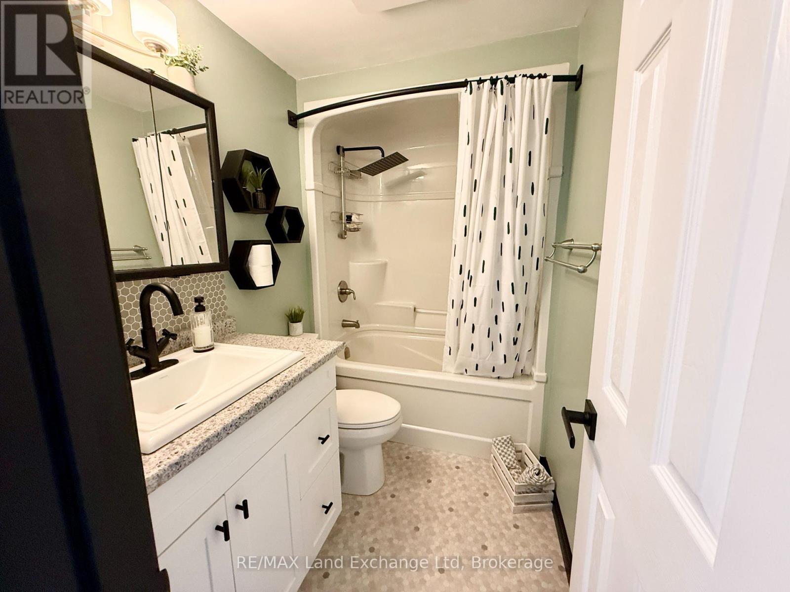 152 Bennett Street E, Goderich, Ontario  N7A 4H4 - Photo 21 - X12222040