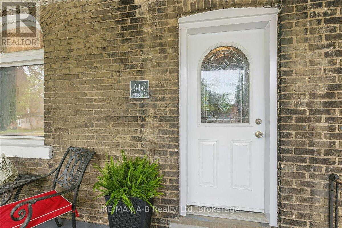 616 Ontario Street, Stratford, Ontario  N5A 3J5 - Photo 6 - X12222379