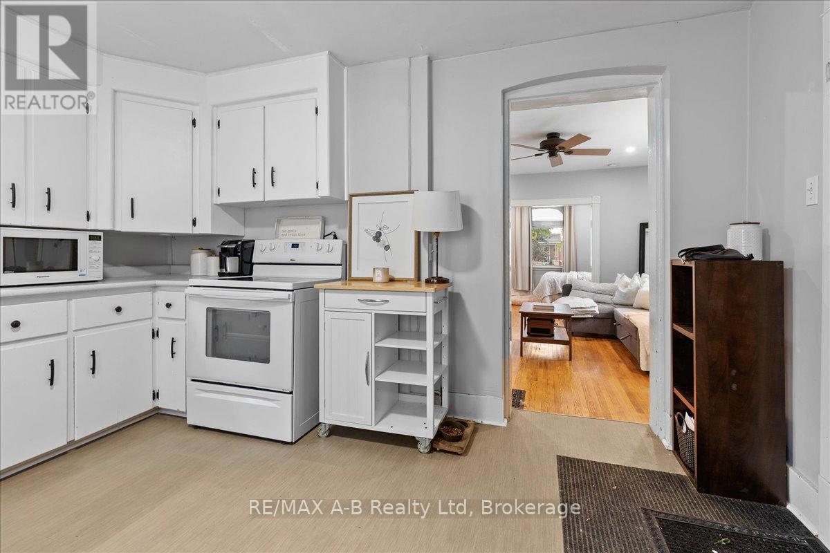 616 Ontario Street, Stratford, Ontario  N5A 3J5 - Photo 9 - X12222379