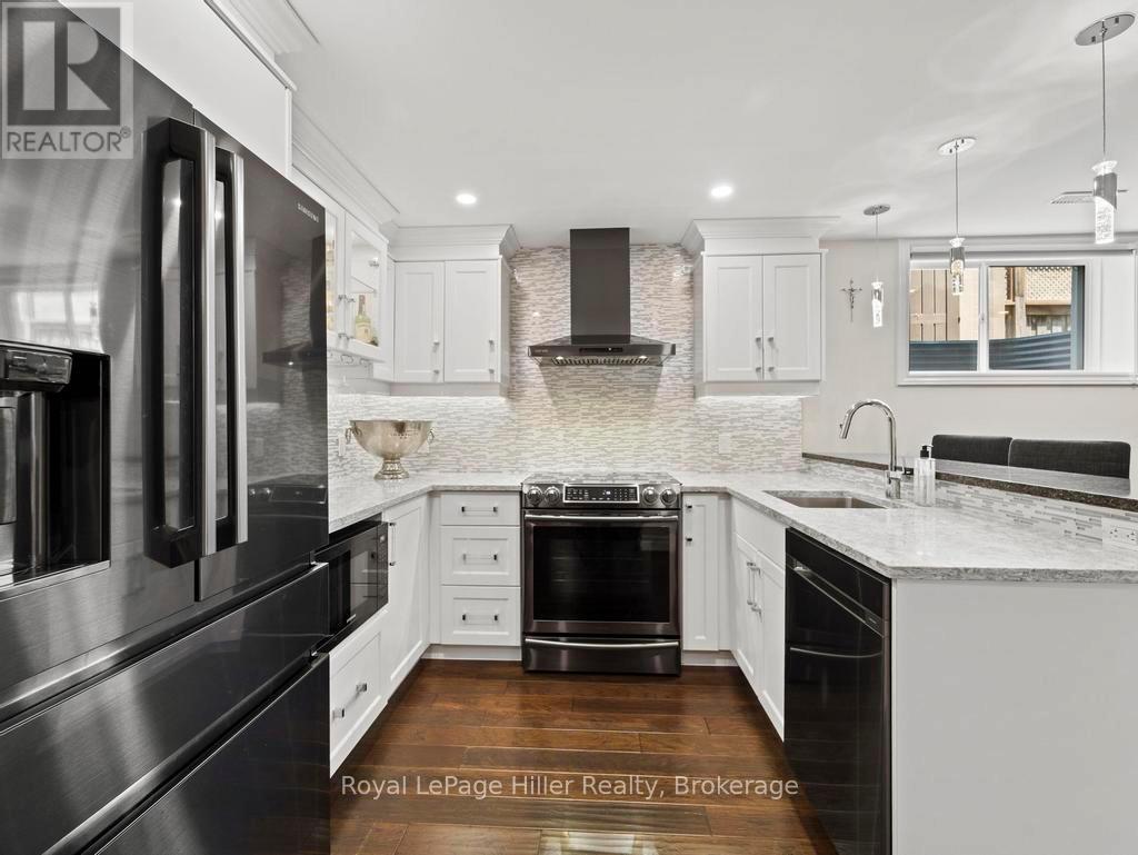 65 Thomas Street, Stratford, Ontario  N5A 0B9 - Photo 31 - X12222436