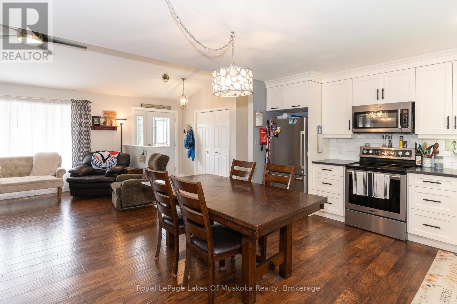 74 Glencairn Crescent, Huntsville, Ontario  P1H 2J4 - Photo 10 - X12222527